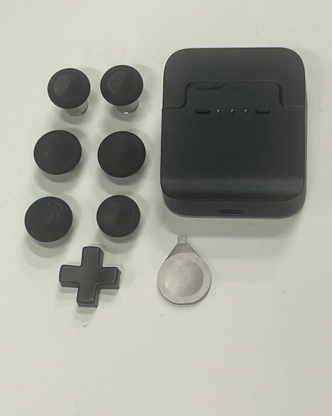 Official Magnetic Analog Thumbstick Set for XBOX ELITE 2 Series 9 pieces - Thumbnail 3