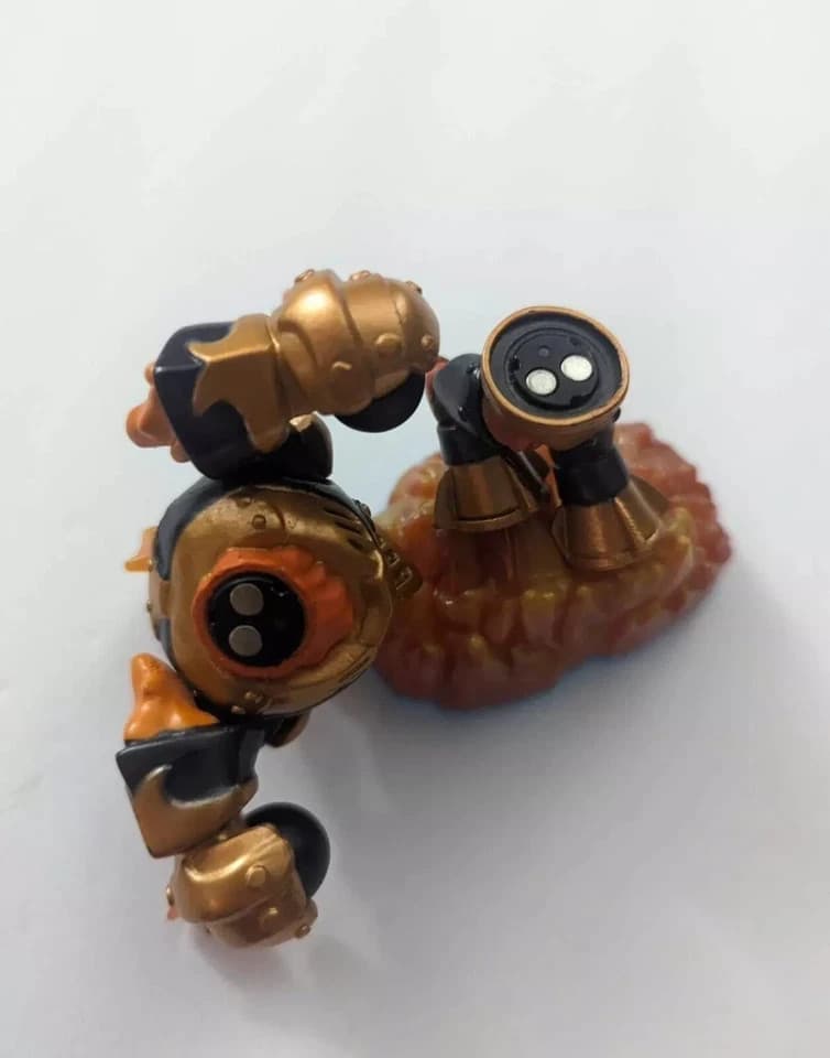 Skylanders Giants Figure Set (Lot Of 2) - Thumbnail 3
