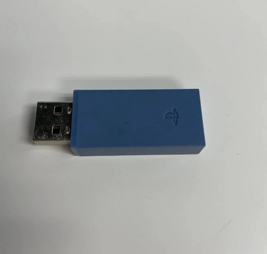 Genuine PlayStation Wireless Headset USB Adapter Dongle CECHYA-0082 PS3 / PS4 - Thumbnail 2