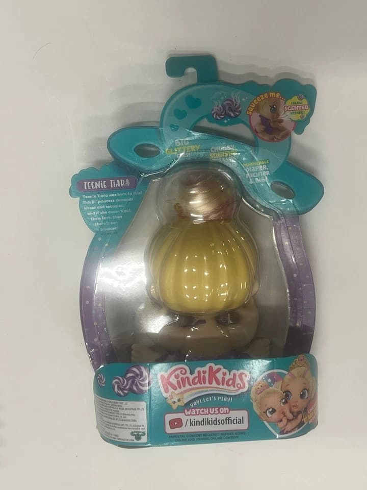 Kindi Kids Scented Sisters TEENIE TIARA 6.5" Doll - Thumbnail 3