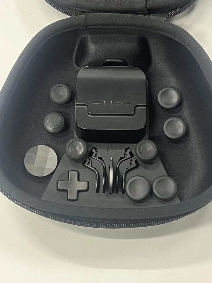 Xbox Elite Series 2 Controller Carrying Case w/ Charging Stand and Accessories - Thumbnail 4