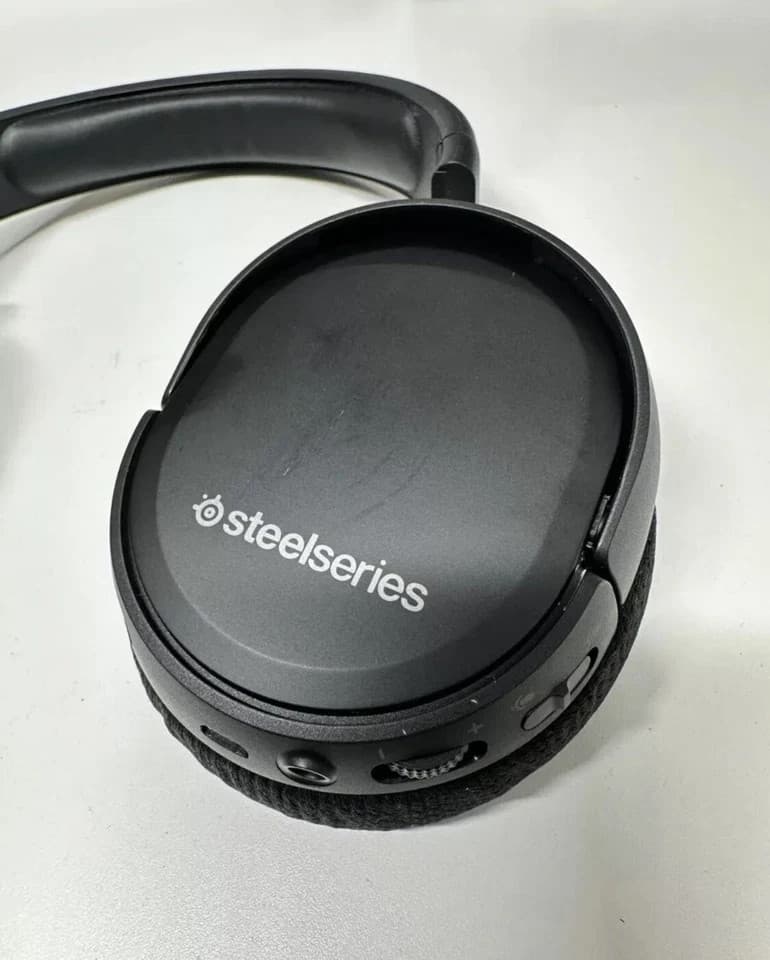 SteelSeries Arctis 1 Wireless USB-C Gaming Headset for Xbox PC Switch - Thumbnail 3