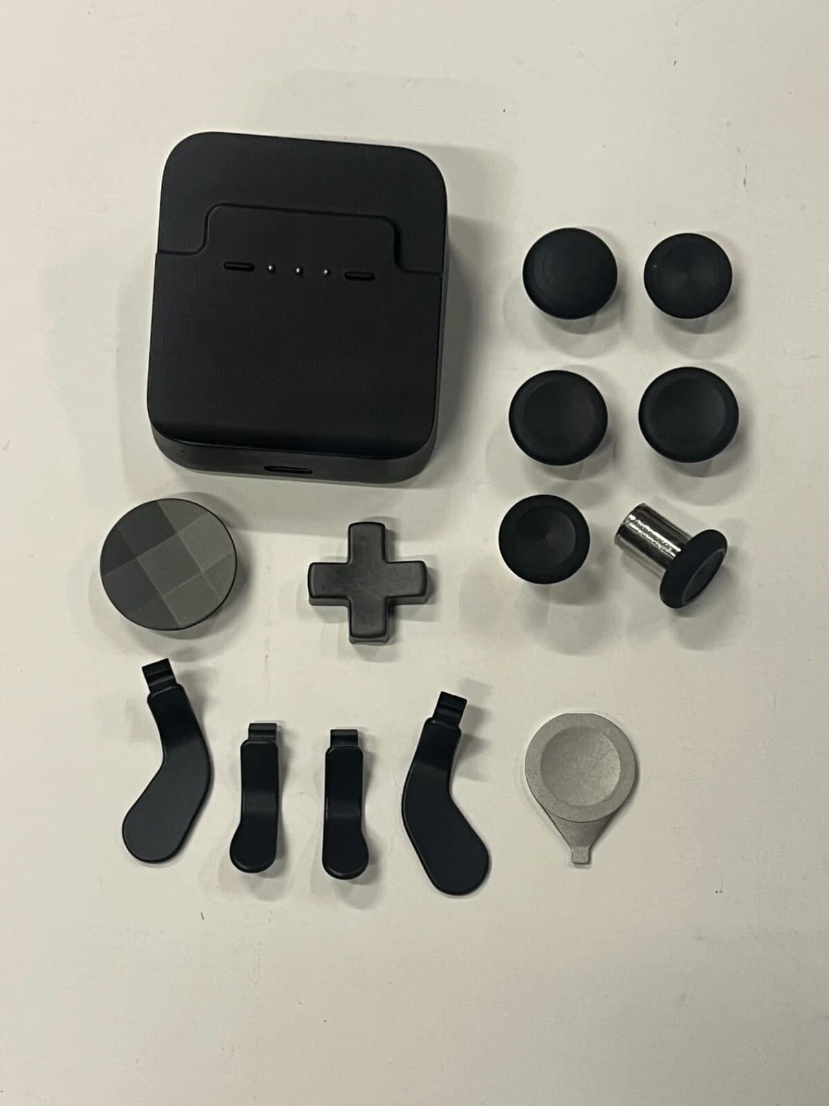 Official Magnetic Analog Thumbstick Set for XBOX ELITE 2 Series 14 pieces - Thumbnail 4