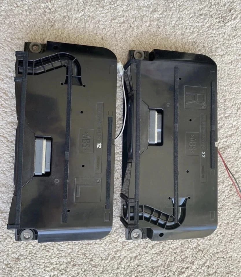 Sony Bravia XBR-55X900F left and right speakers - Thumbnail 3