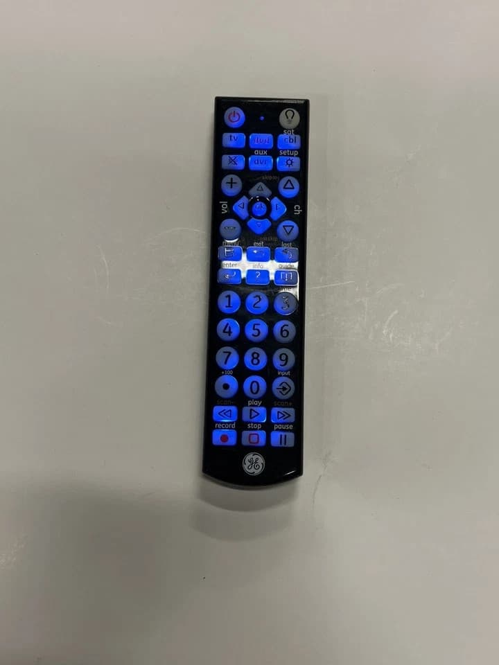 GE RC24116-B Big Button Blue LED Backlit Universal Remote Control - Thumbnail 4