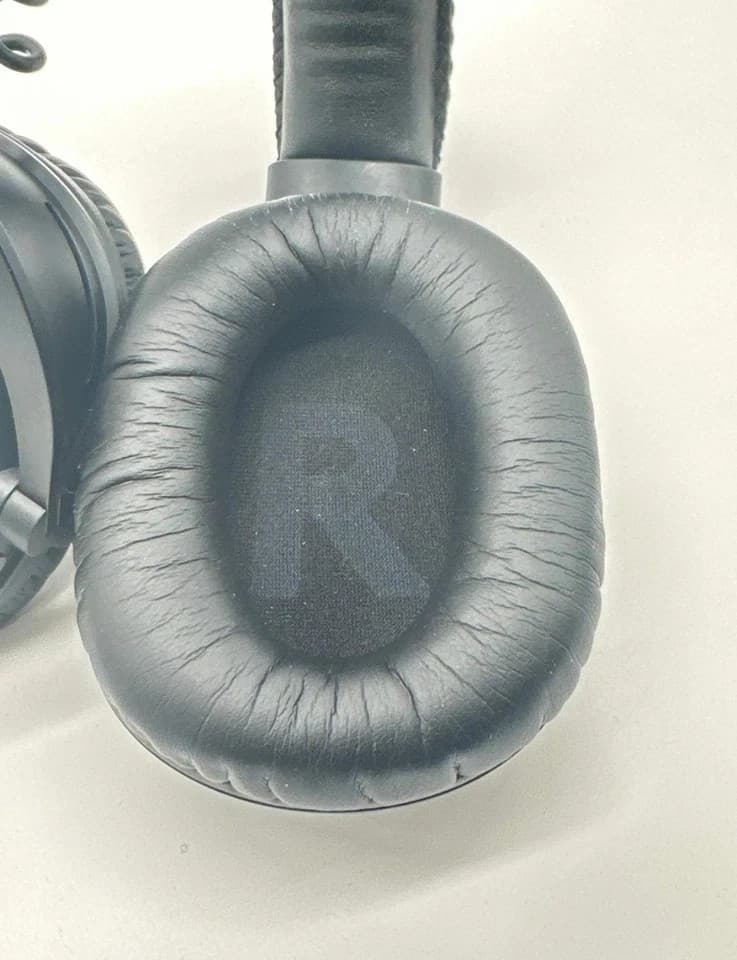 Logitech G PRO Stereo Gaming Headset - SLIGHTLY USED - (No Microphone Included) - Thumbnail 3