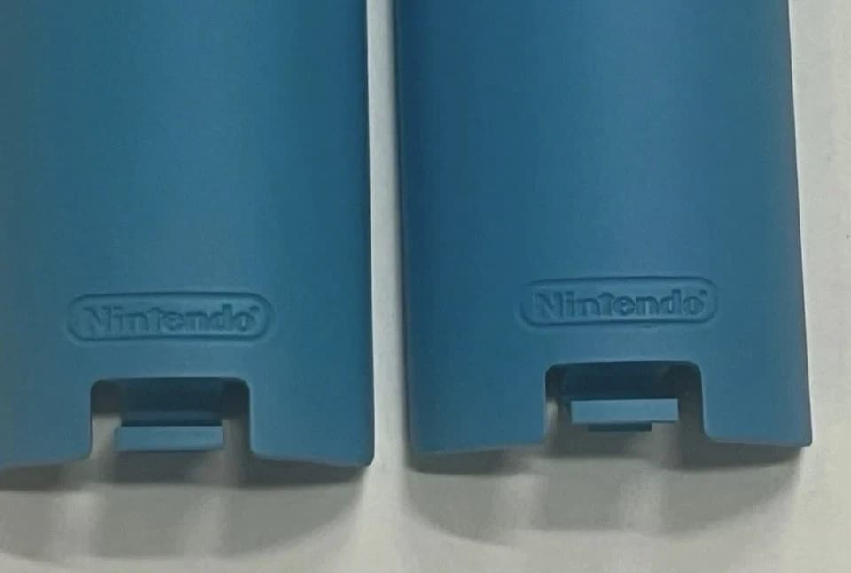 8X OEM Nintendo Wii Remote Controller BLUE and White Battery Cover read desc..