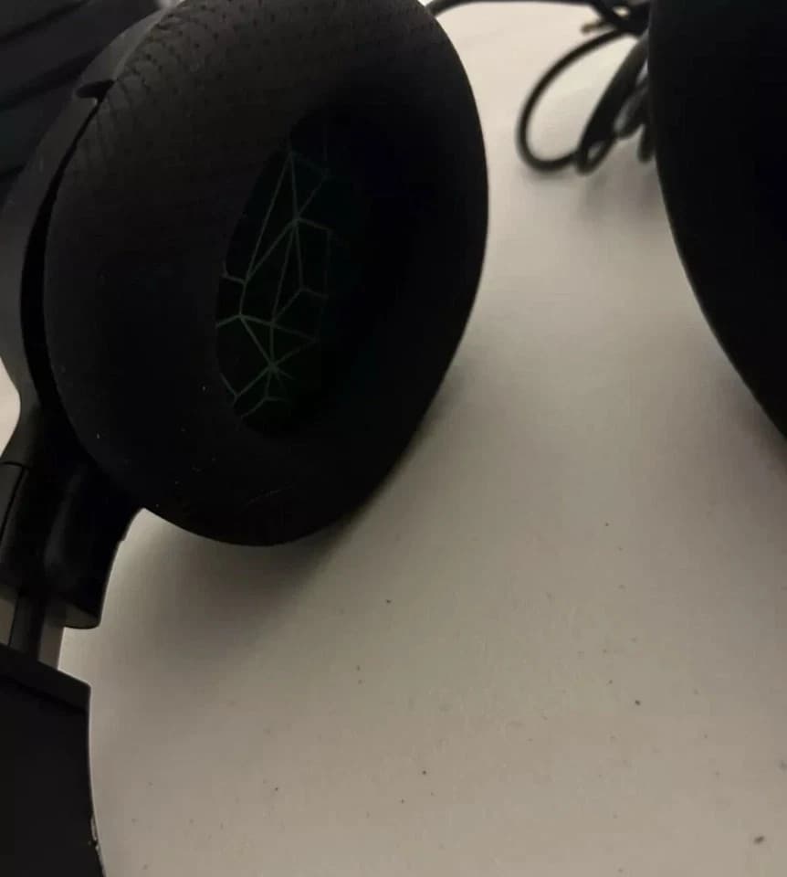 Steelseries Arctic 3 Wireless headset - Slightly Used - Thumbnail 2