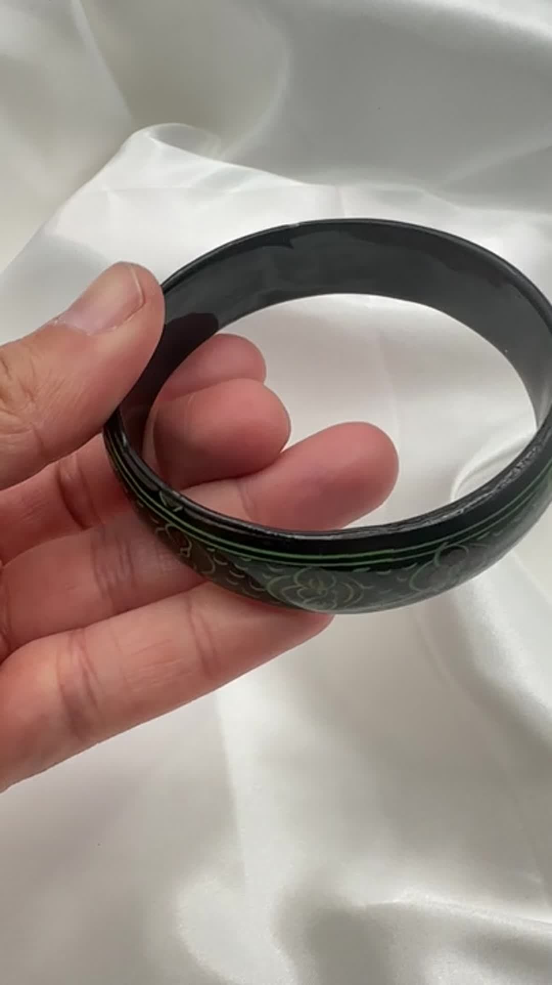 Vintage 80s Hand Painted Lacquer Wood Bangle Intricate Floral Ethnic Jewelry - Video 9
