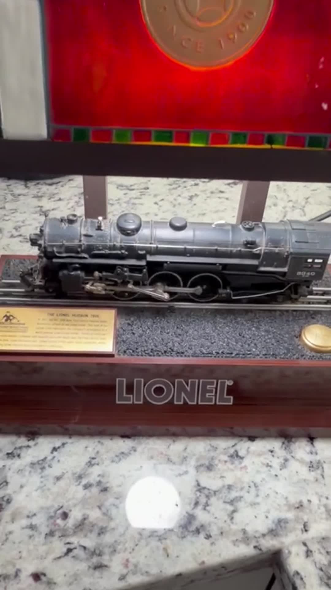 Lionel Hudson 700E Commemorative Train Lamp with Sound & Stained Glass 2000 - Video 13