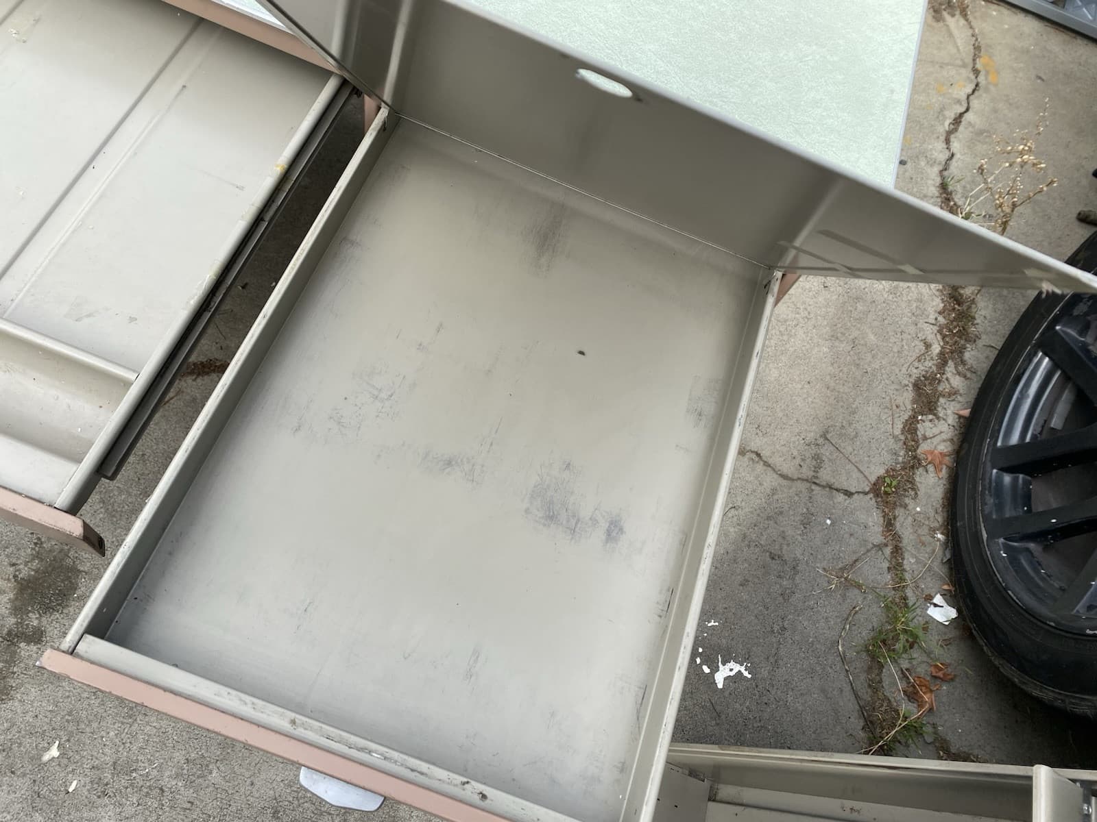 Mid-century Modern General Fireproofing Tanker Desk Mode Maker Vintage Metal - Thumbnail 13