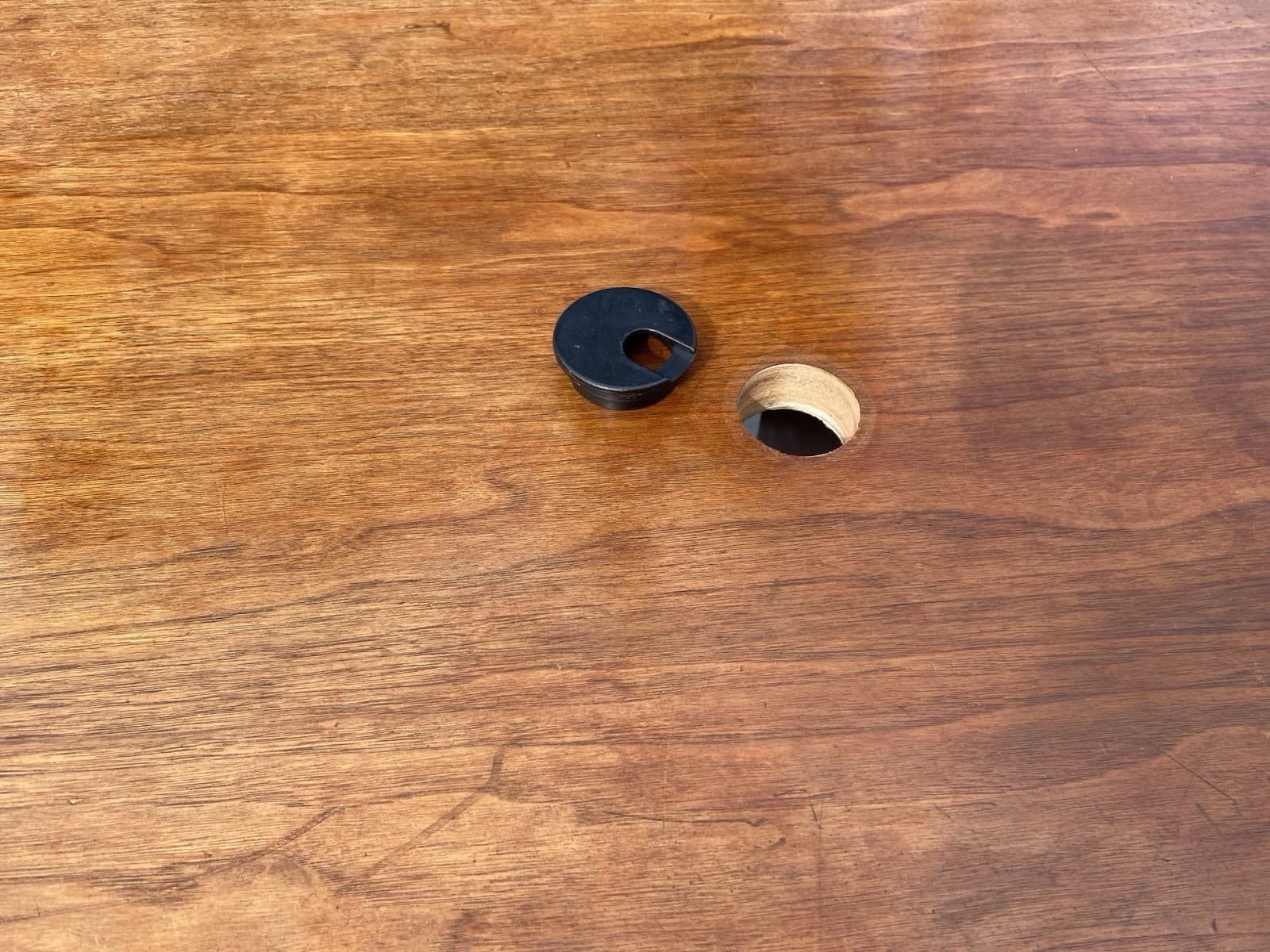 Stow Davis Mid Century Walnut Boomerang Desk needs some refinishing - Thumbnail 5