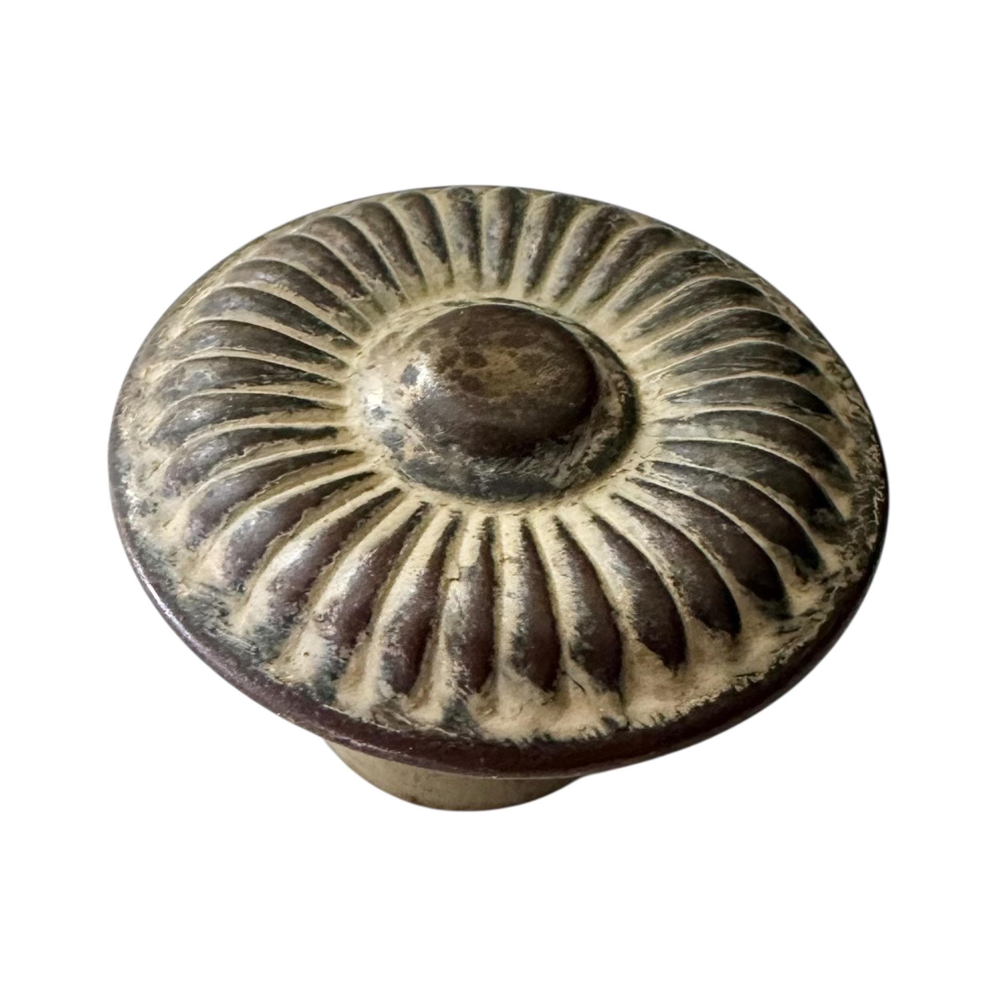 Thomasville Allegro Round Sunburst Knob Hardware - Original Vintage Brass Drawer Pull for 1970s Faux Bamboo Dresser or Nightstand - Size 1" - Thumbnail 4