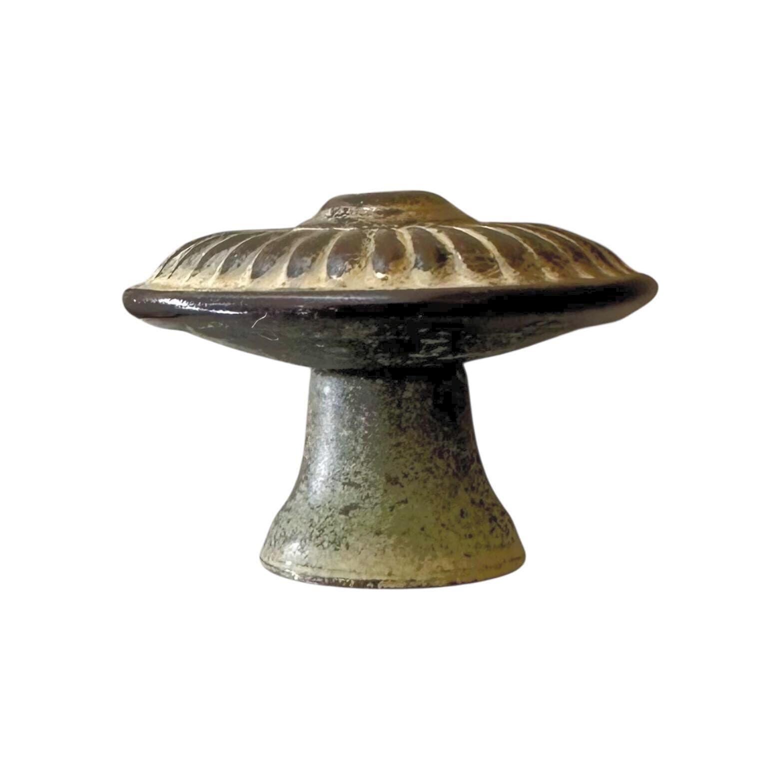 Thomasville Allegro Round Sunburst Knob Hardware - Original Vintage Brass Drawer Pull for 1970s Faux Bamboo Dresser or Nightstand - Size 1" - Thumbnail 6