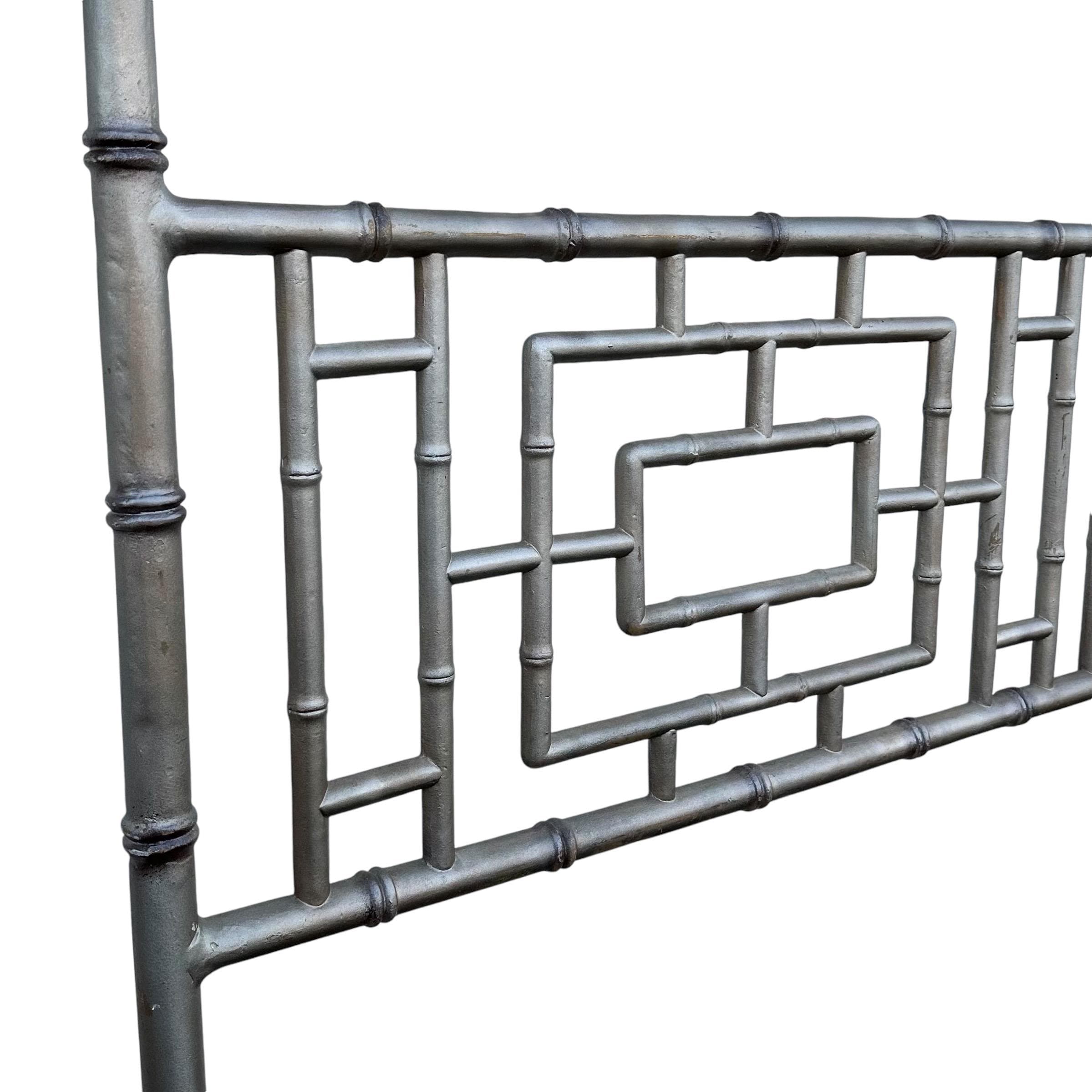 Chinese Chippendale King Headboard - Vintage Faux Bamboo Metal Post Hollywood Regency Palm Beach Chinoiserie Style - Thumbnail 4