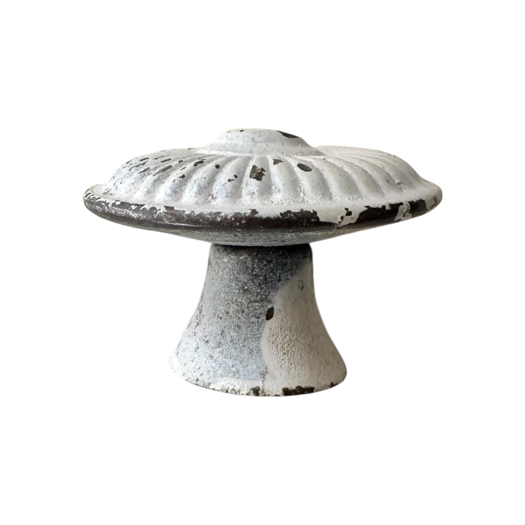 Thomasville Allegro Round Sunburst Knob Hardware - Original Vintage Brass Drawer Pull for 1970s Faux Bamboo Dresser or Nightstand - Size 1" - Thumbnail 12