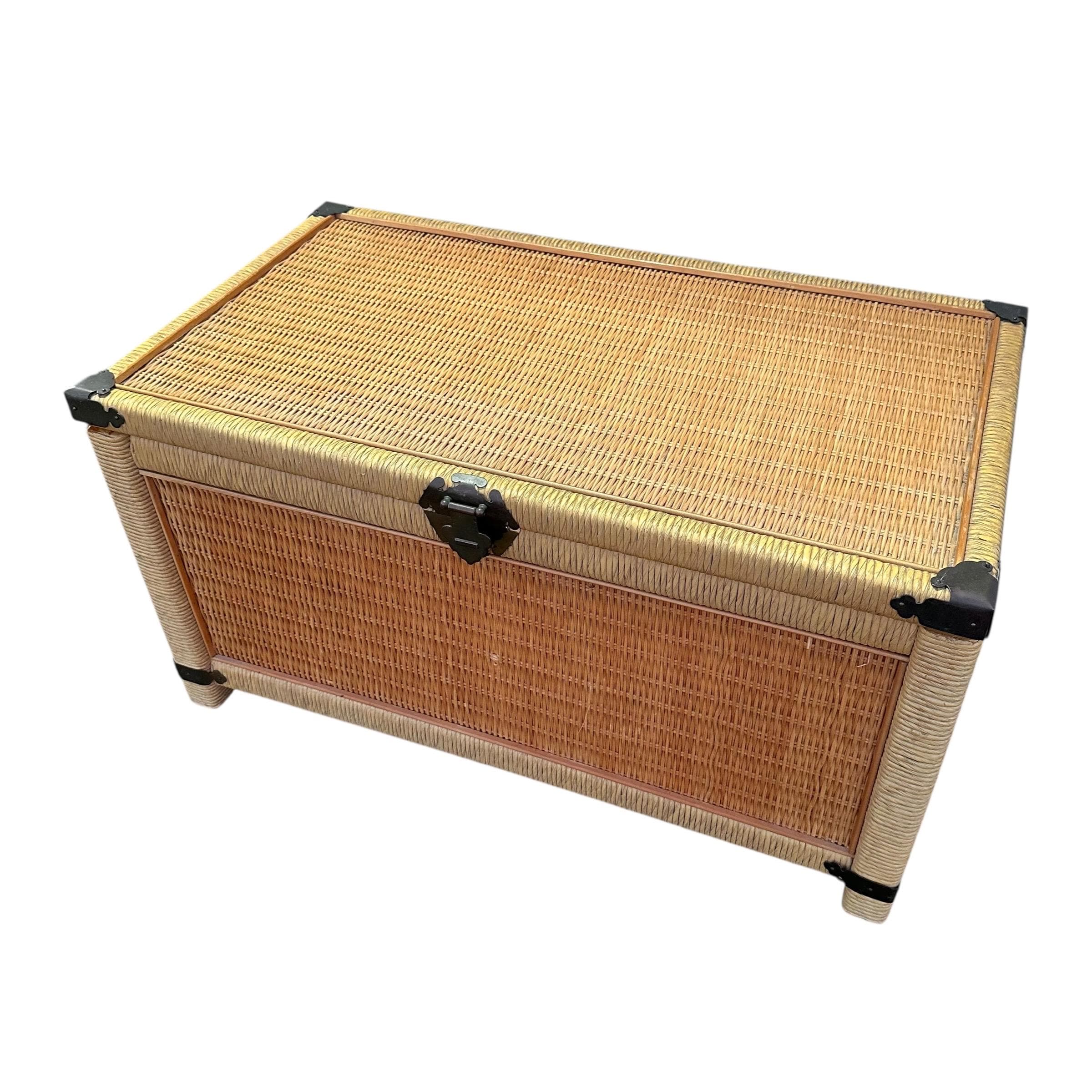 Vintage Woven Wicker Storage Trunk with Chinoiserie Brass Hardware - Henry Link Style with Natural Rattan - Thumbnail 12