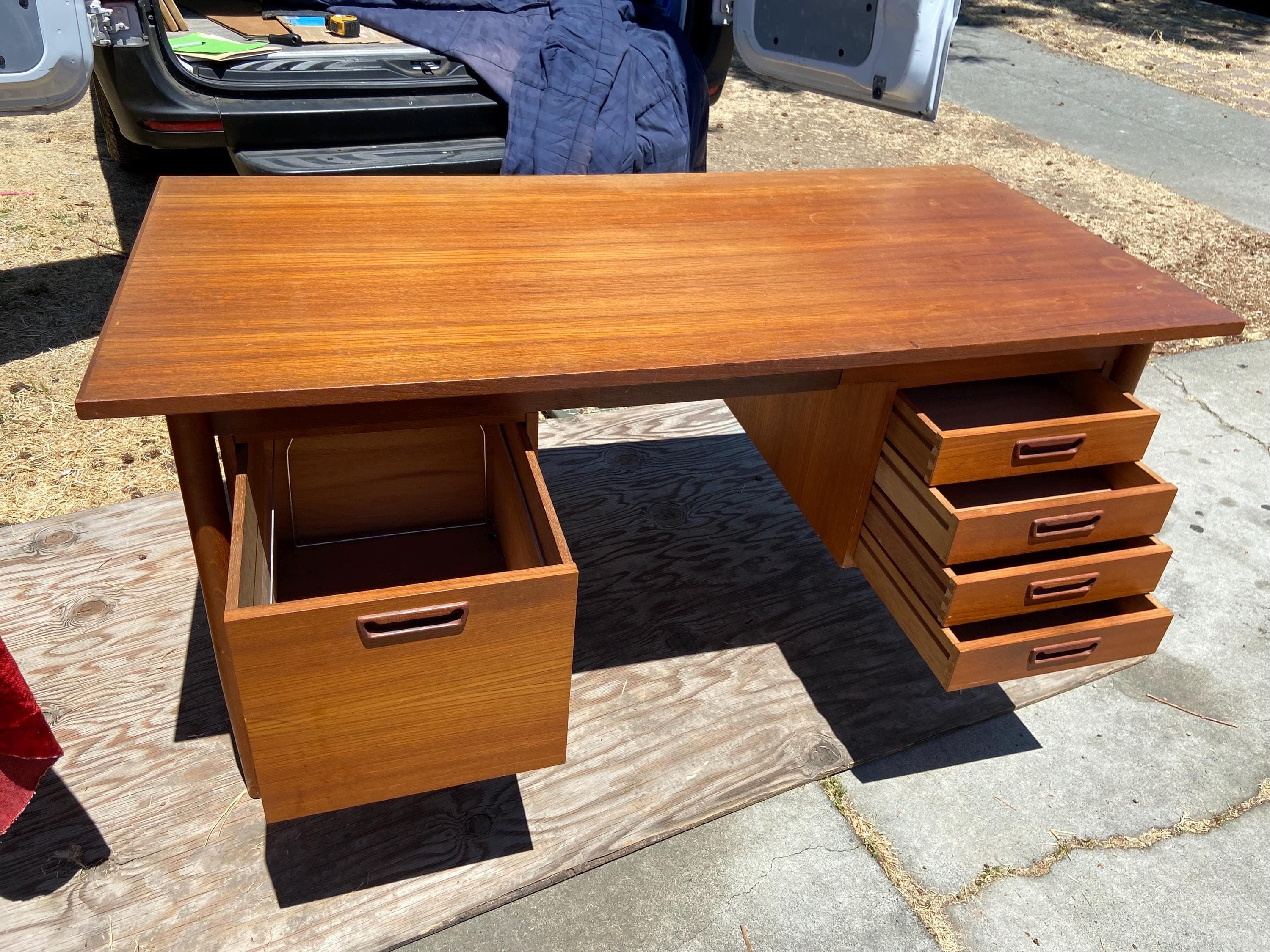 vintage mid century modern Danish teak desk - Thumbnail 6