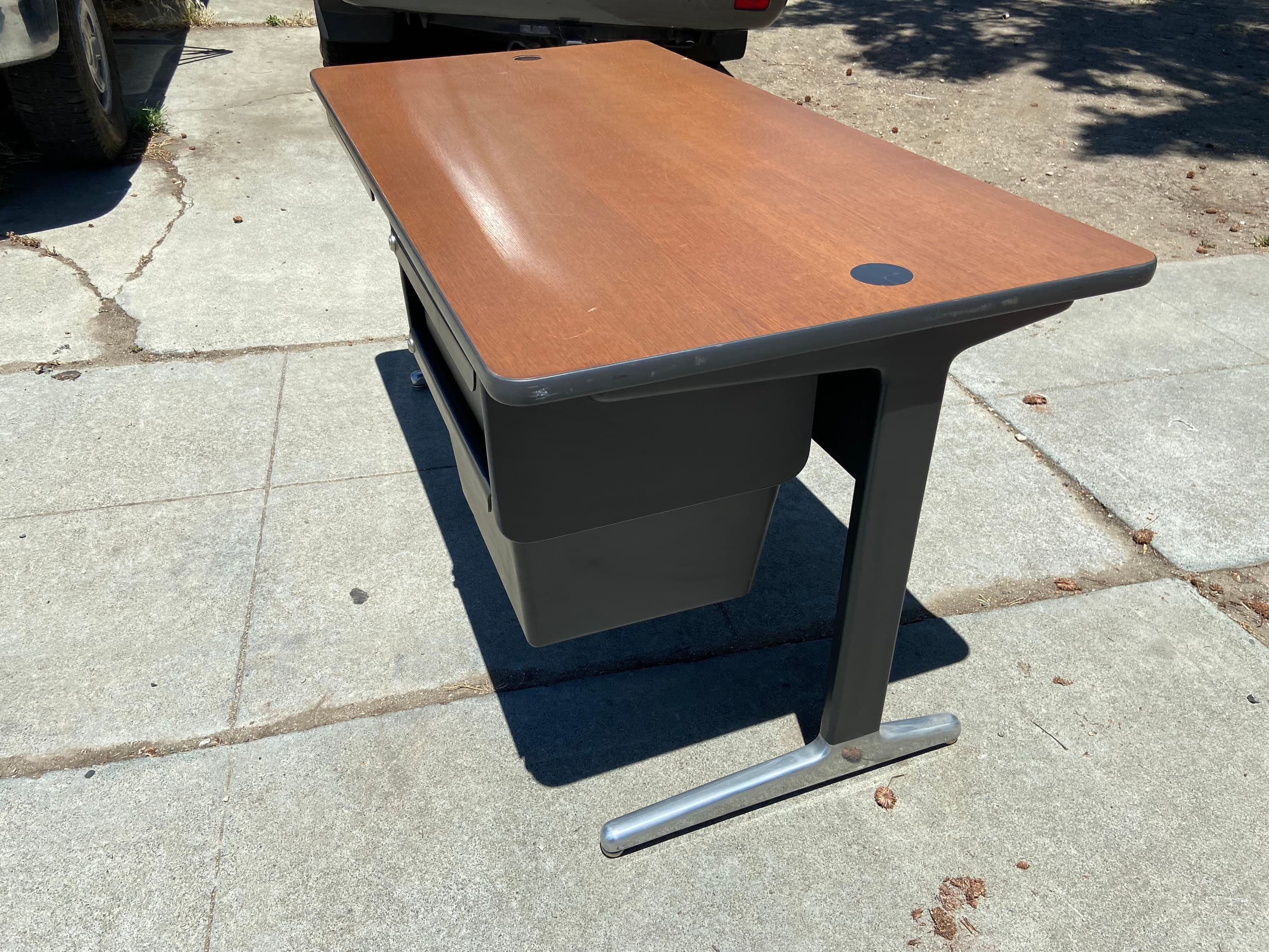 Vintage Herman Miller work table desk by George Nelson - Thumbnail 2