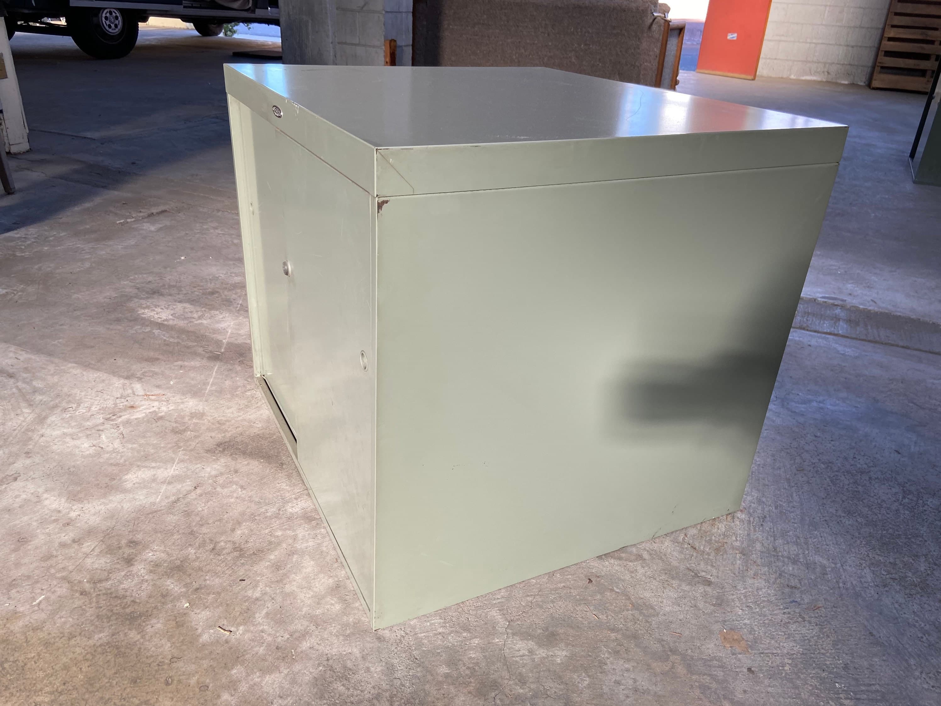 Cole steel Vintage metal cube - Thumbnail 3