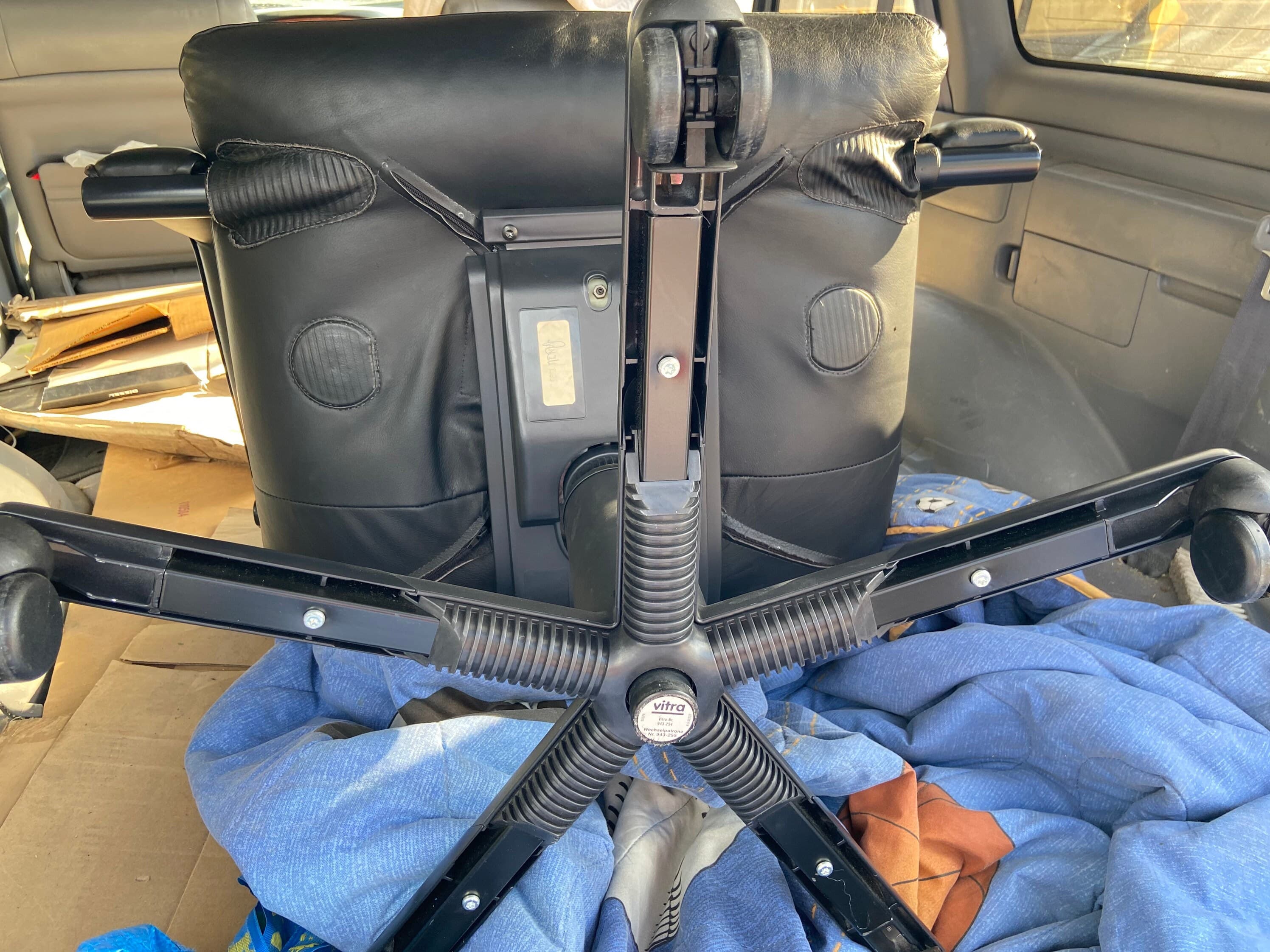 1 Mario Bellini vintage leather swivel desk chairs for vitra 8 available - Thumbnail 10