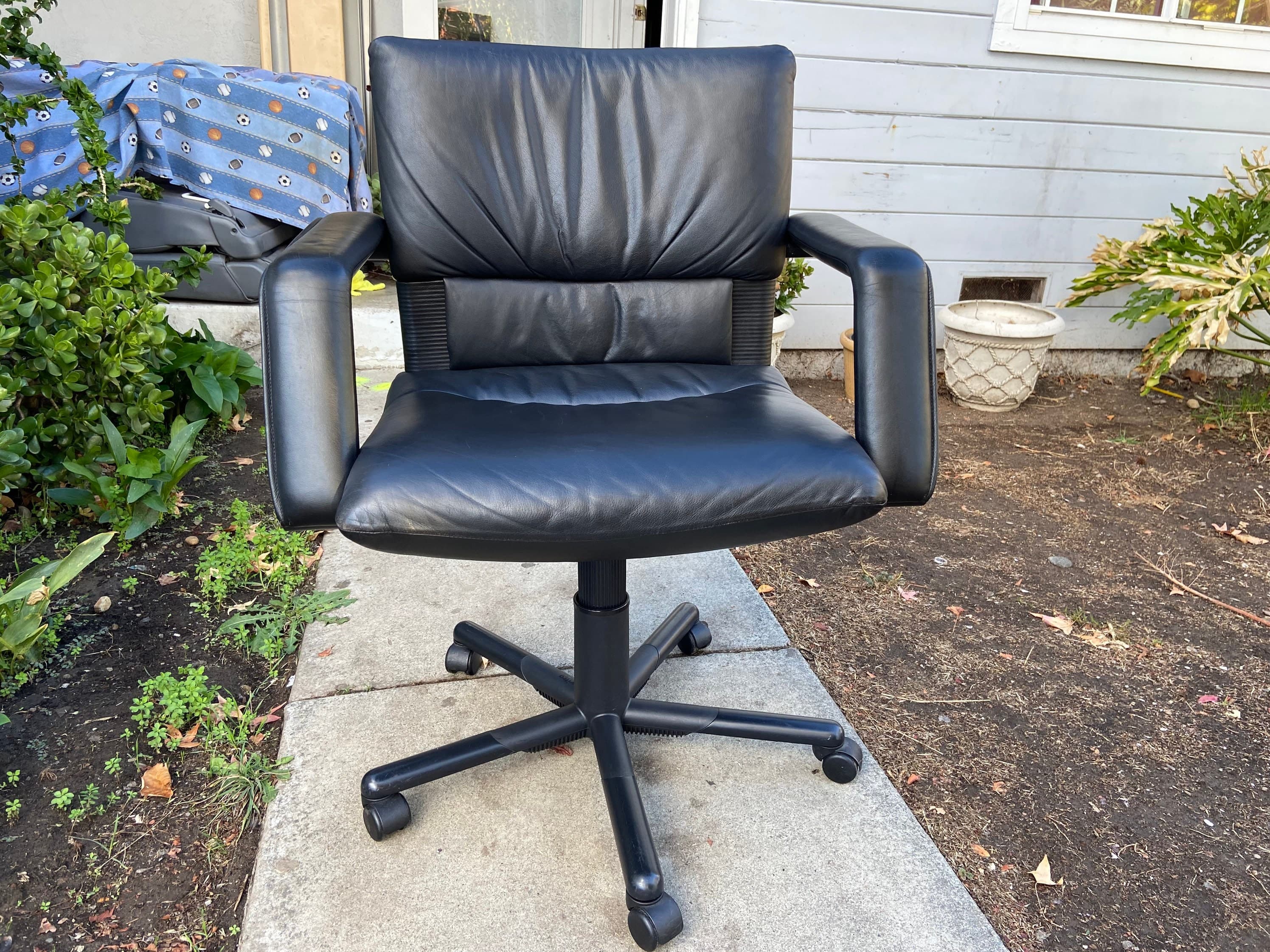 1 Mario Bellini vintage leather swivel desk chairs for vitra 8 available - Thumbnail 6