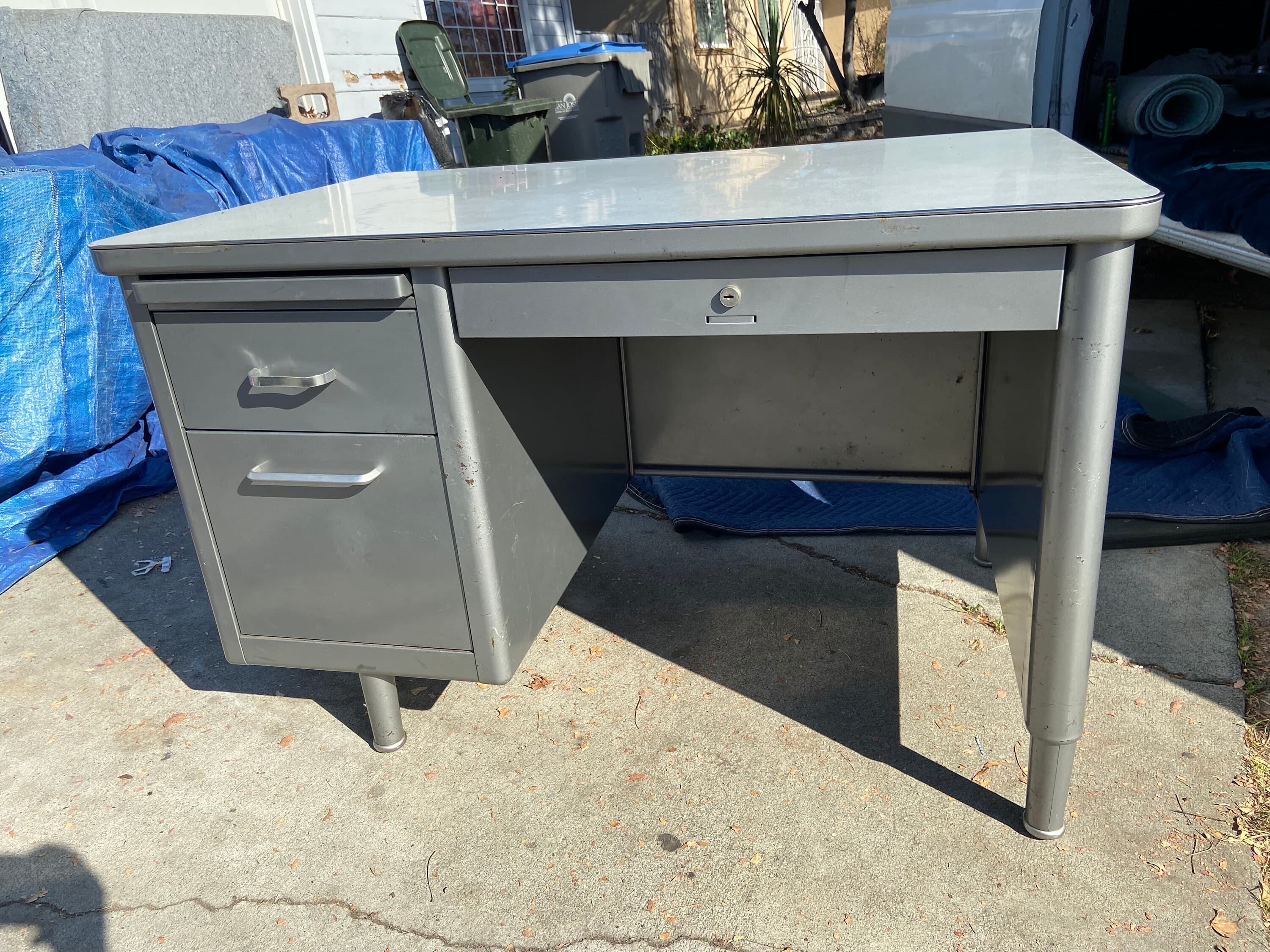 Steelcase Vintage metal tanker desk - Thumbnail 10