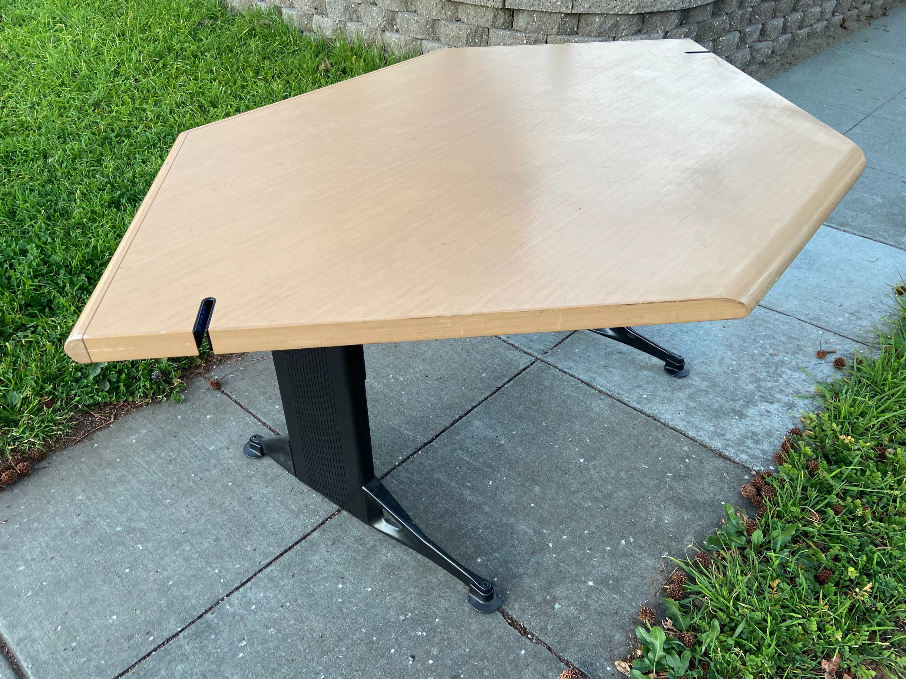 Herman Miller desk - Thumbnail 6