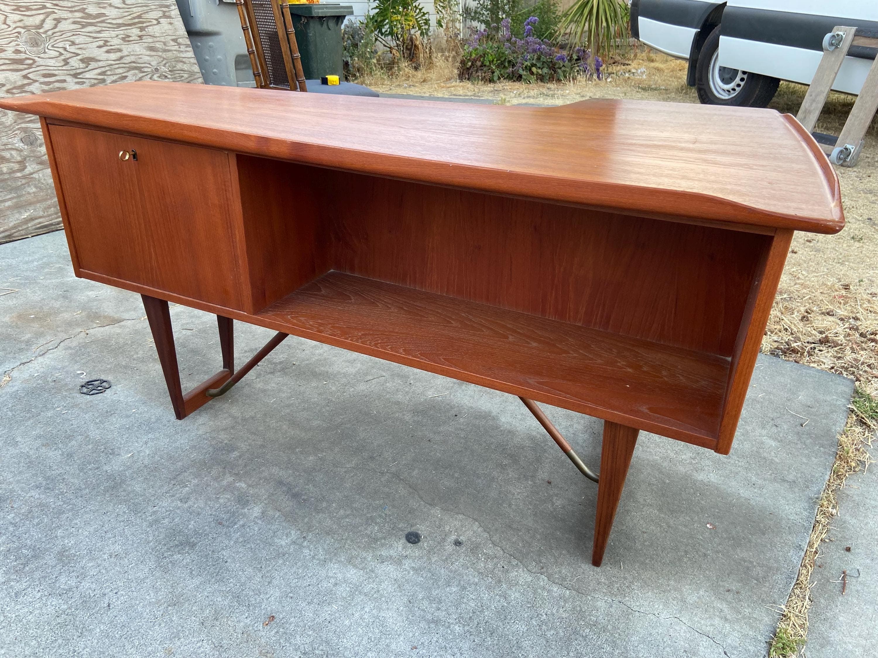 Peter Lovig Nielsen Mcm danish teak boomerang desk - Thumbnail 9