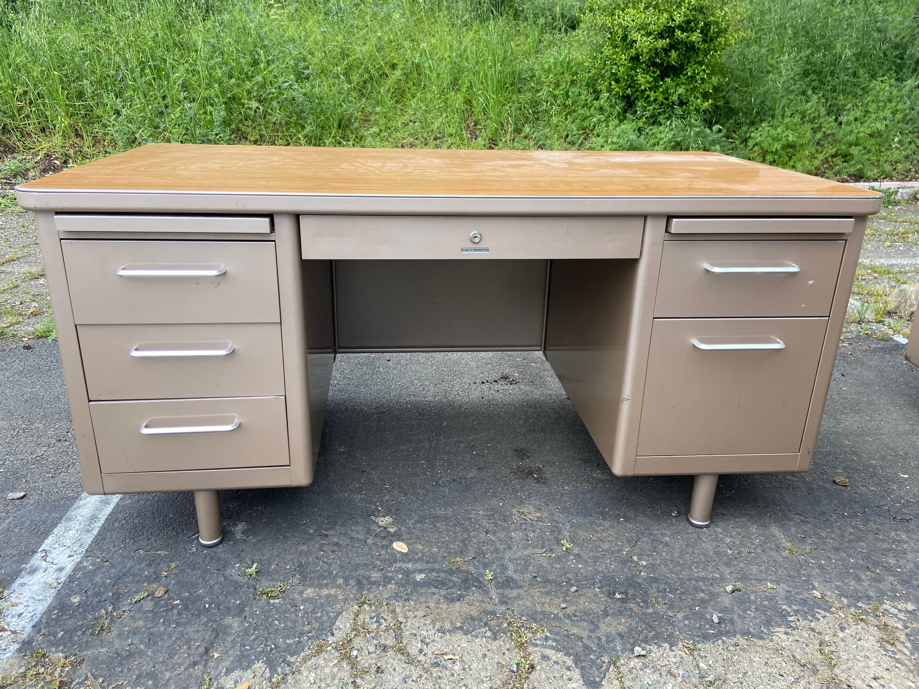 Steelcase vintage mid century modern metal tanker desk - Image 1