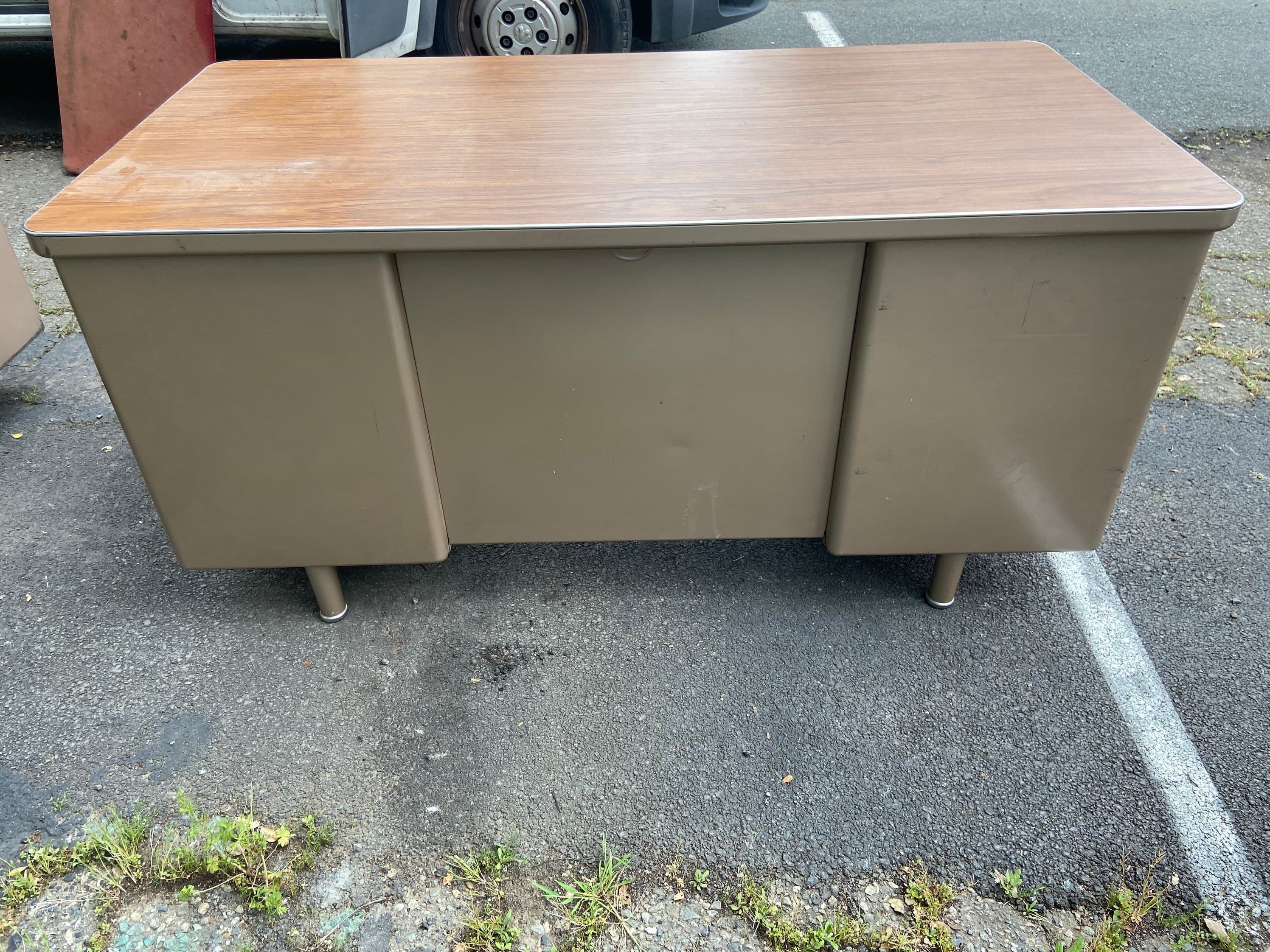 Steelcase vintage mid century modern metal tanker desk - Thumbnail 8