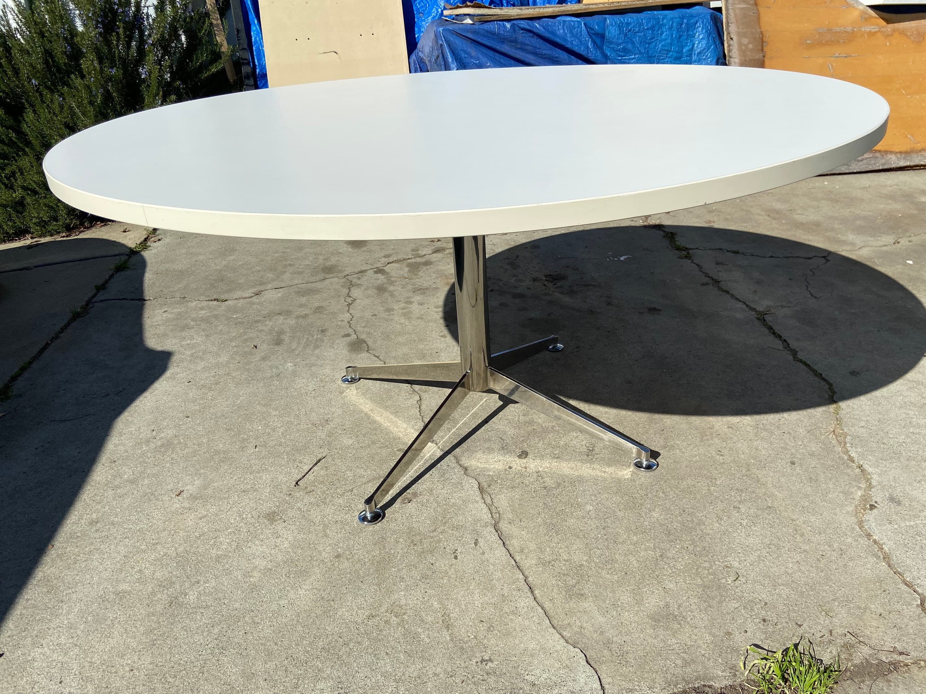 Florence knoll studio style round table - Image 1