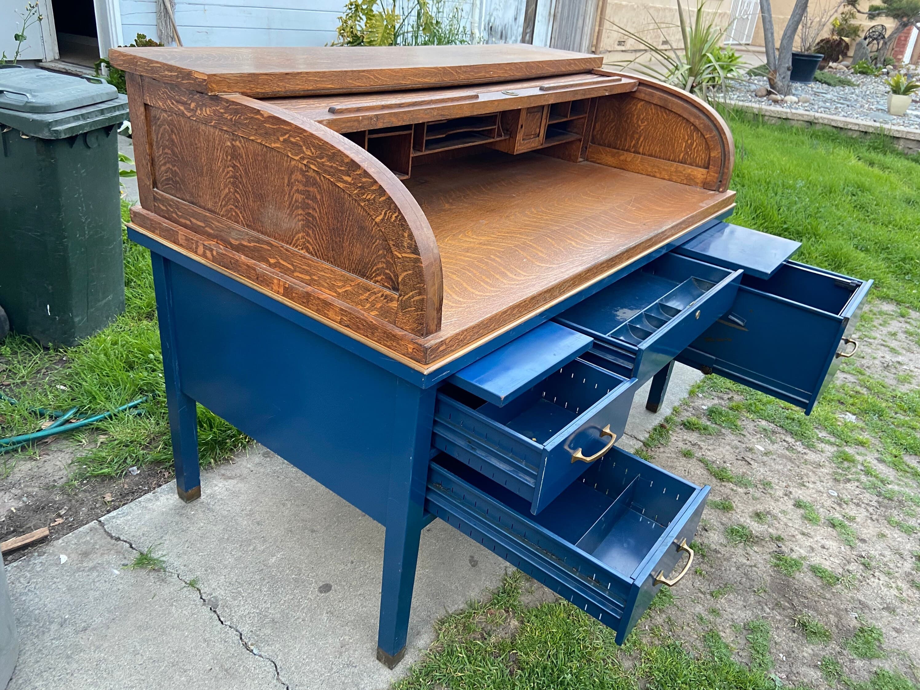 Antique tiger oak roll top metal tanker desk - Thumbnail 6
