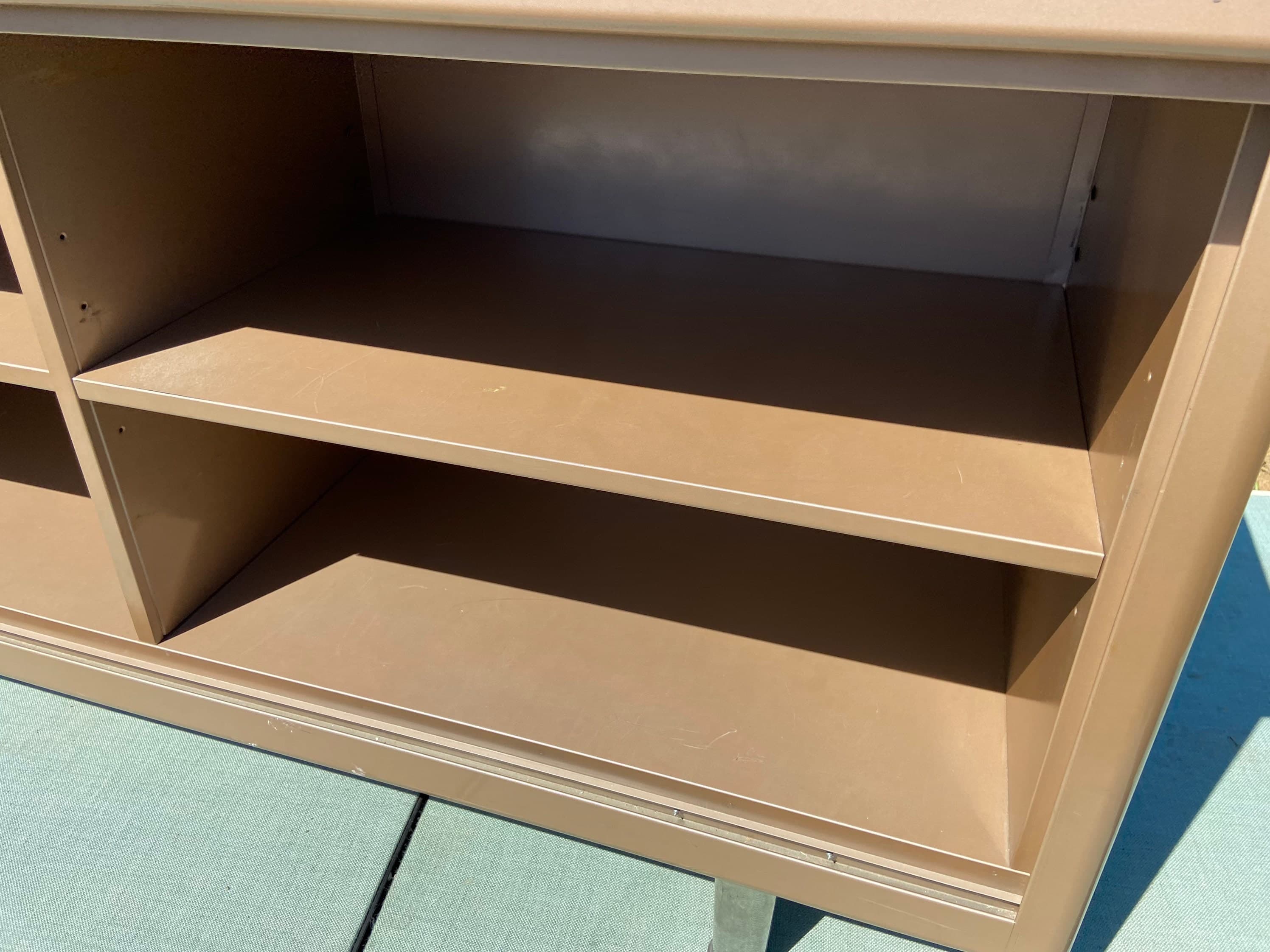 McDowell and Craig style vintage mid century modern credenza sideboard storage cabinet - Thumbnail 8