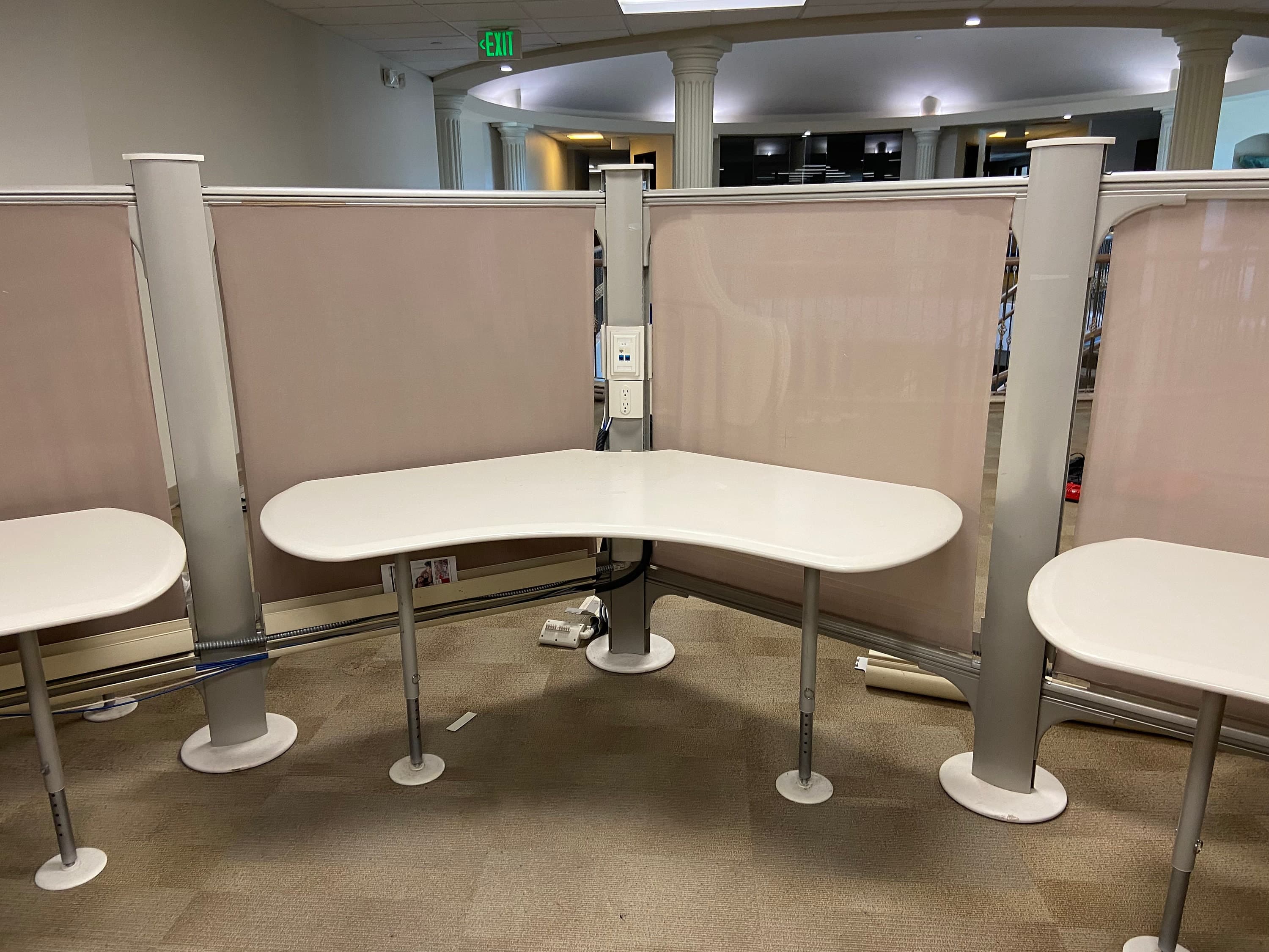 Vintage herman miller reaolve 120 boomerang workstation lot of 14 desks - Image 1