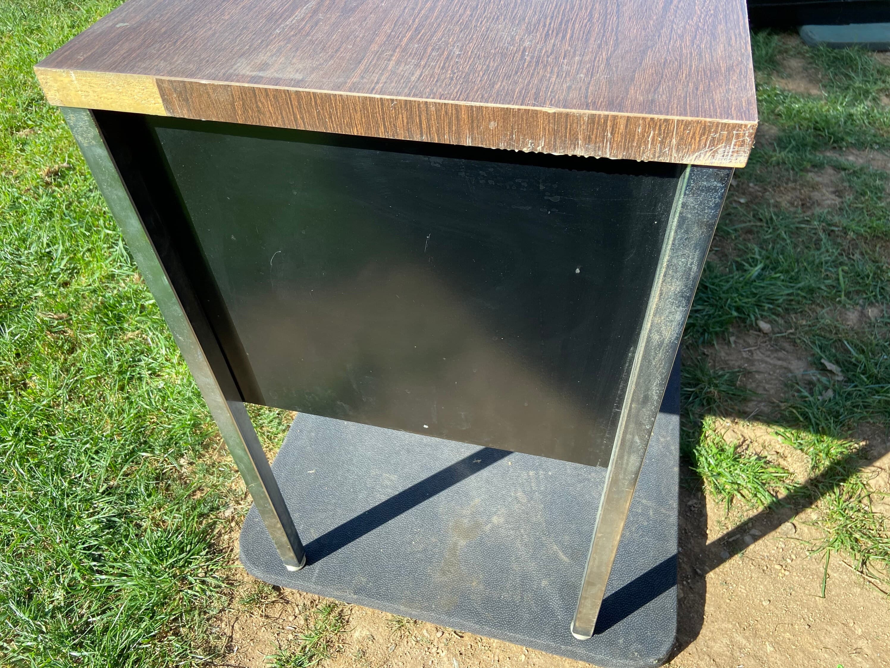 Vintage metal credenza sideboard - Thumbnail 9