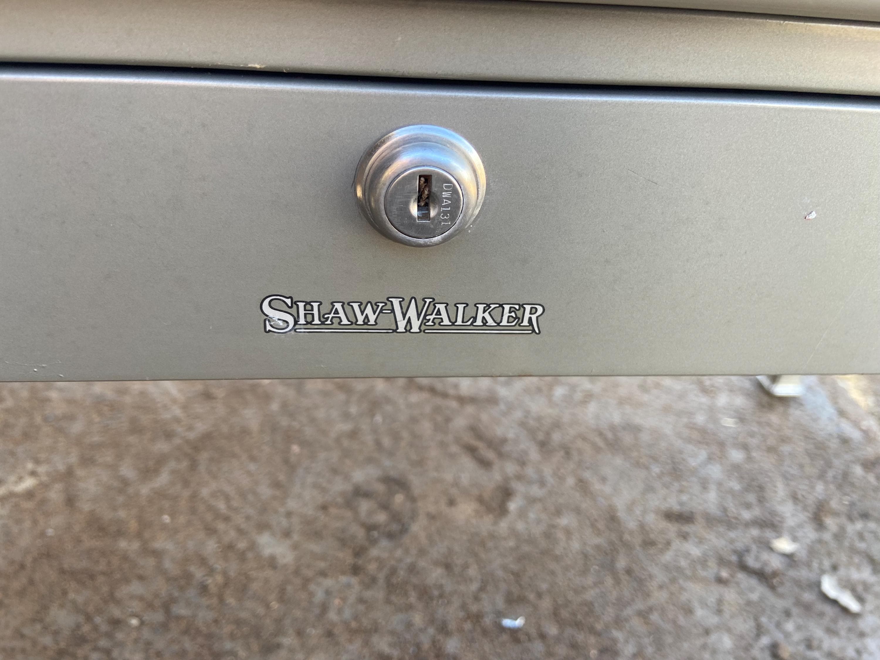 Shaw walker vintage mid century modern metal tanker desk - Thumbnail 6