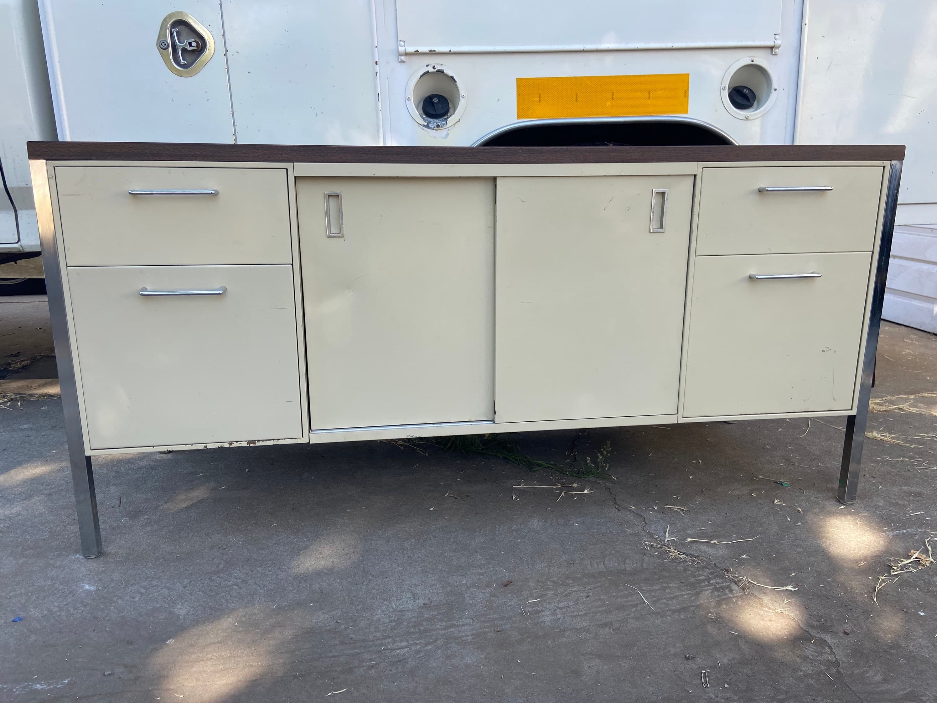 Vintage mid century modern metal credenza - Thumbnail 10