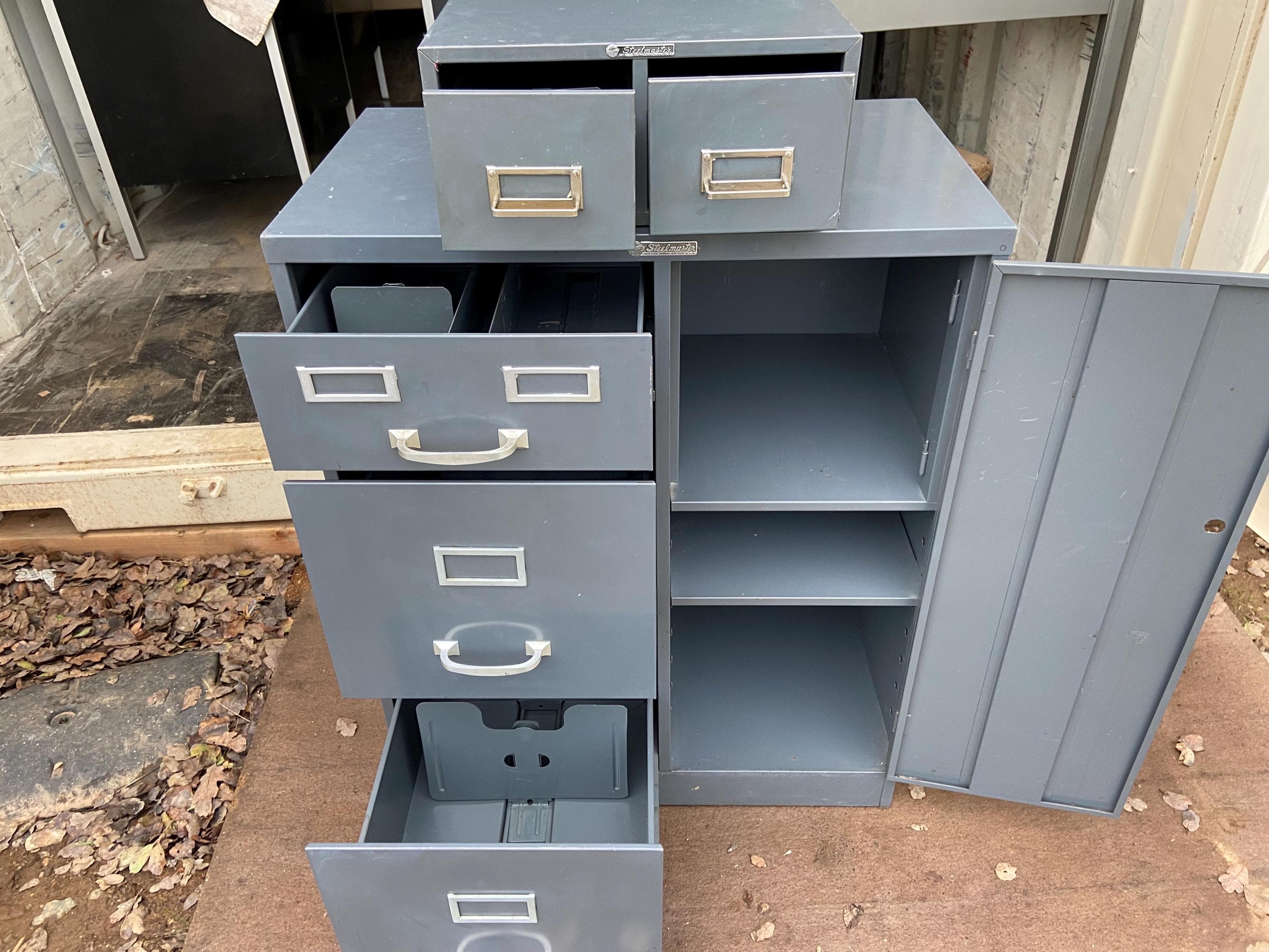 vintage  mid century modern  steelmaster metal cabinet - Thumbnail 9