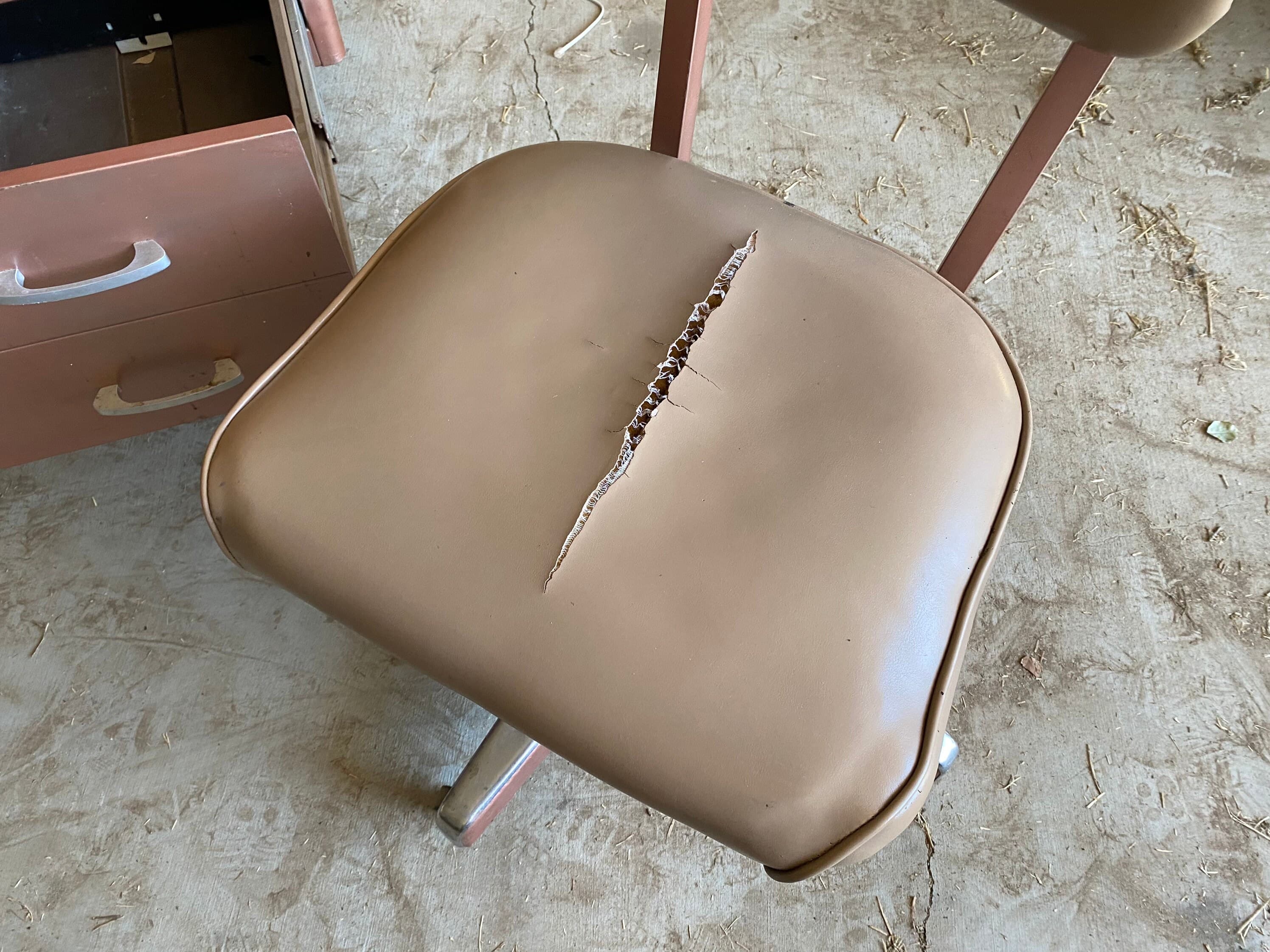 Vintage metal tanker desk set - Thumbnail 2