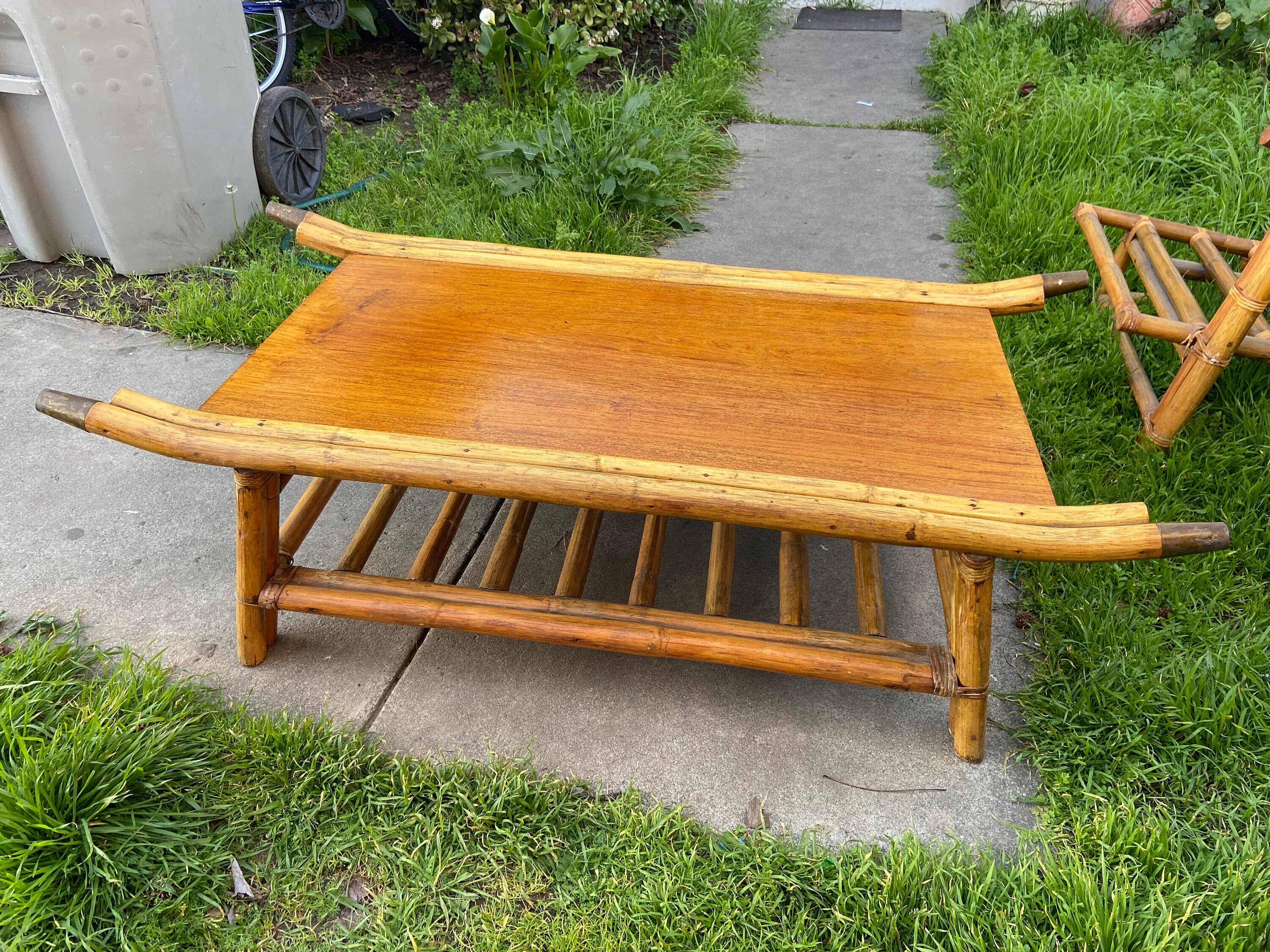Vintage mid century modern rattan bamboo coffee table - Image 1