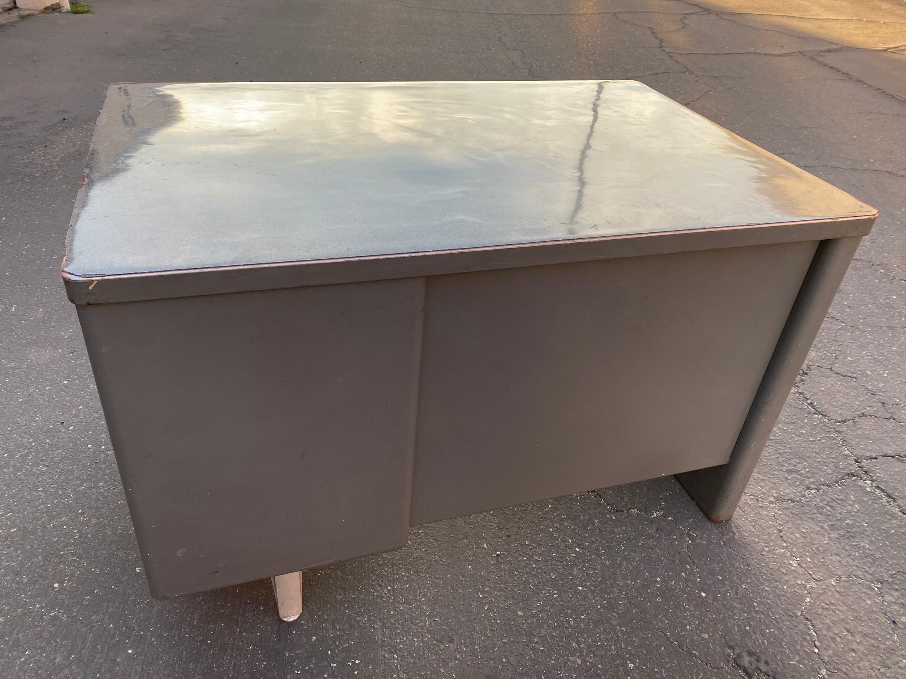 Vintage metal tanker desk - Thumbnail 10
