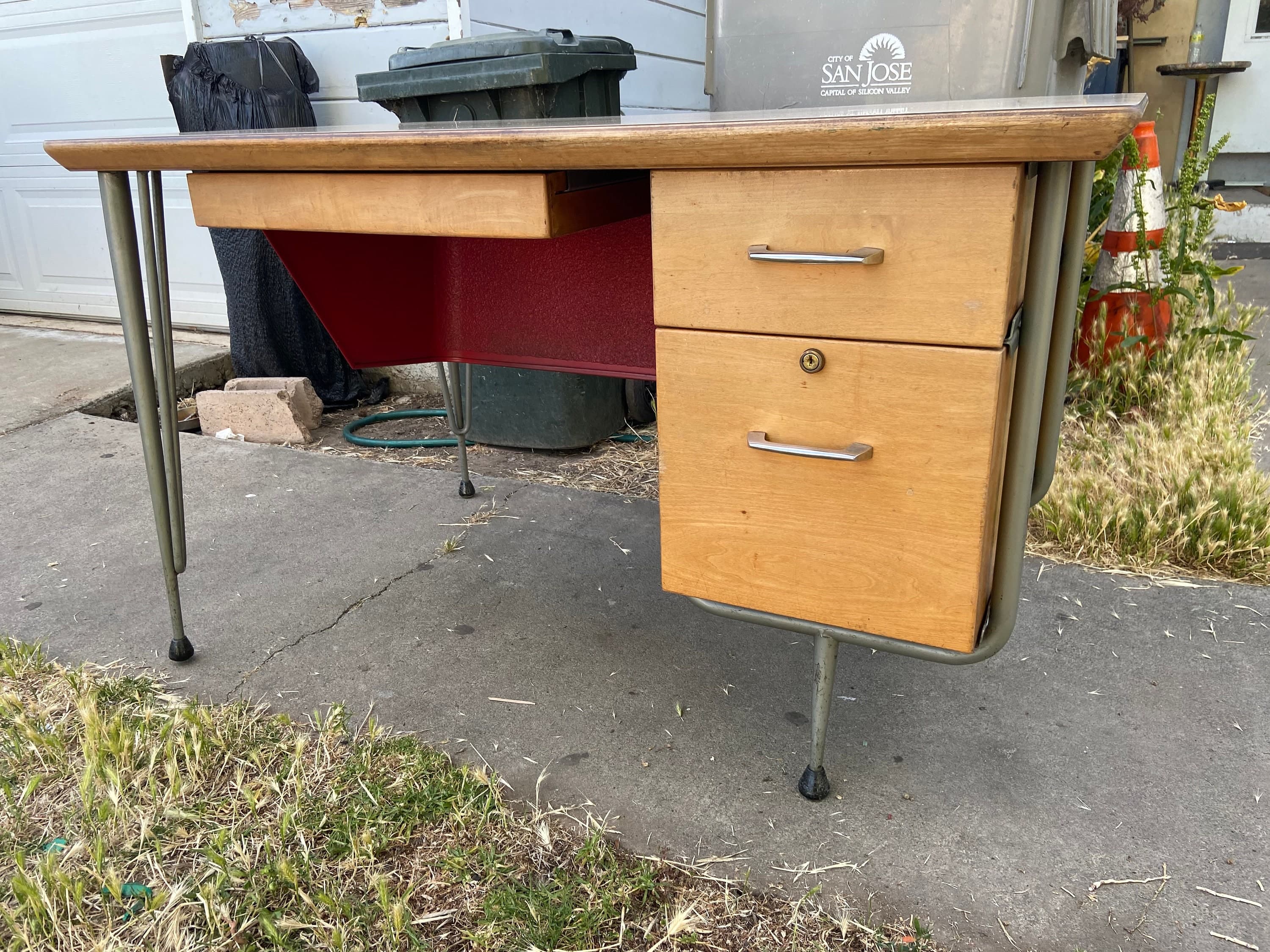 Raymond Loewy for Brunswick vintage mid century modern desk - Image 1