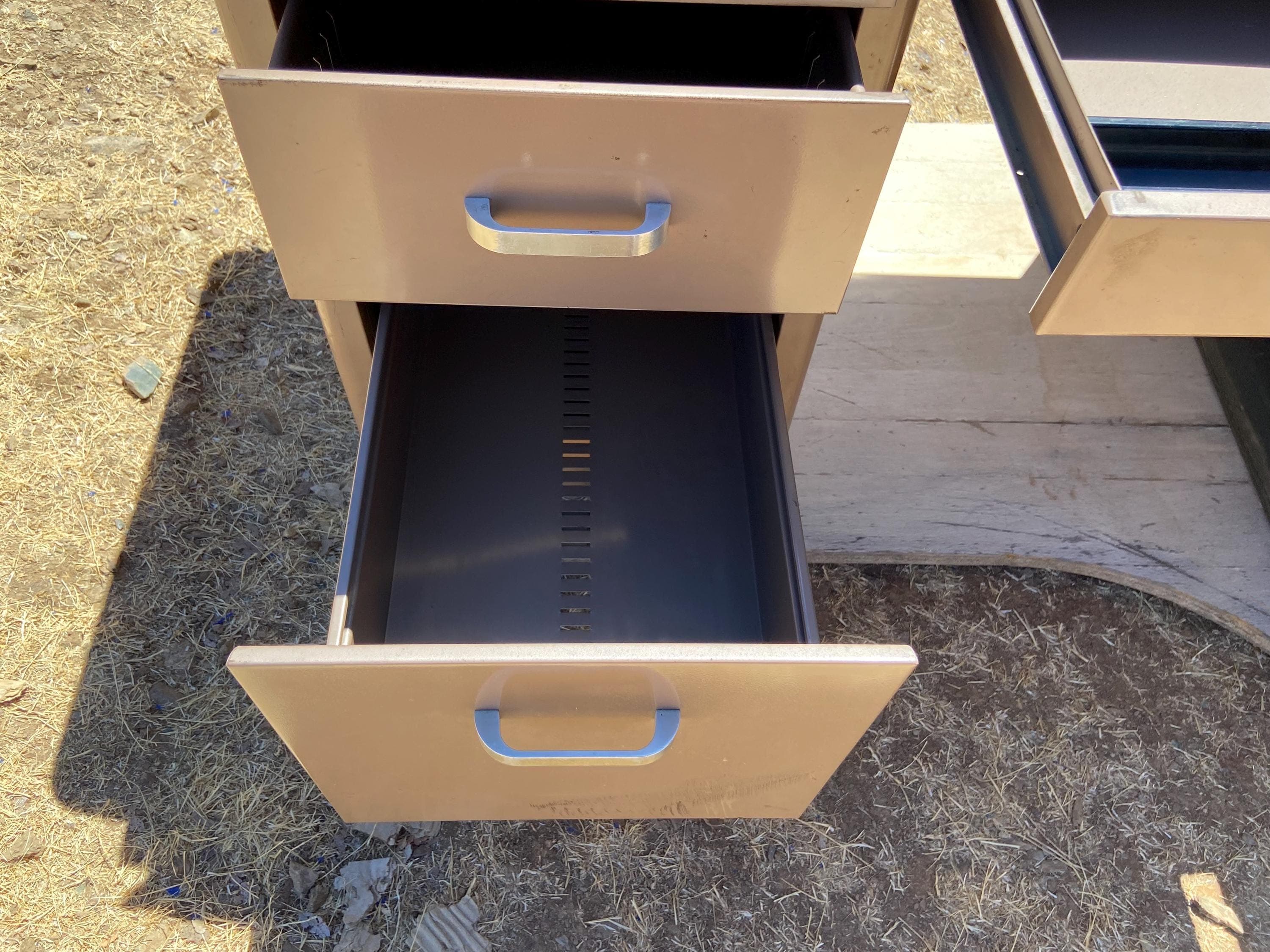 McDowell and Craig tanker desk - Thumbnail 5