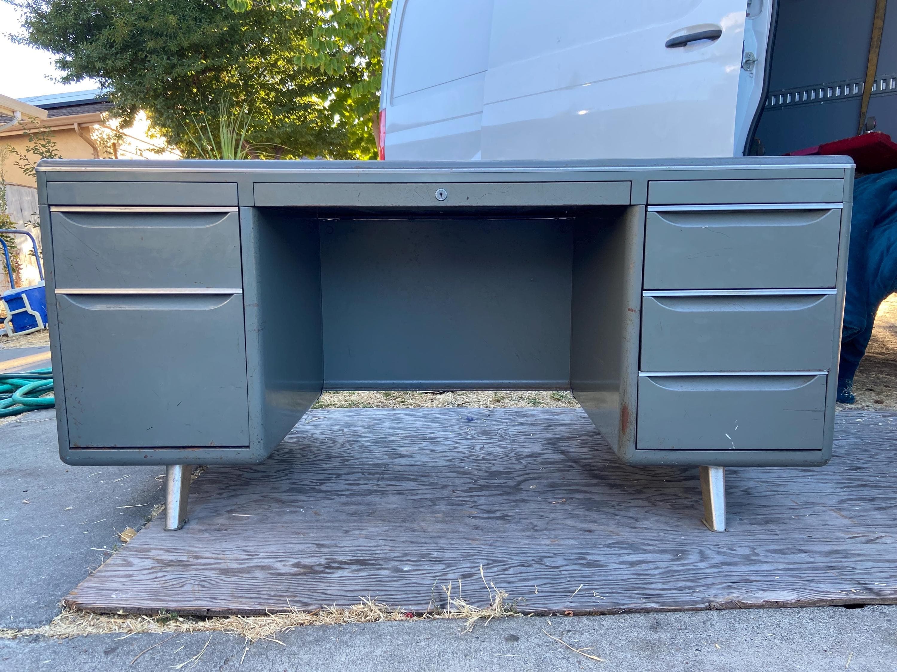 general fireproofing art deco tanker desk - Image 1