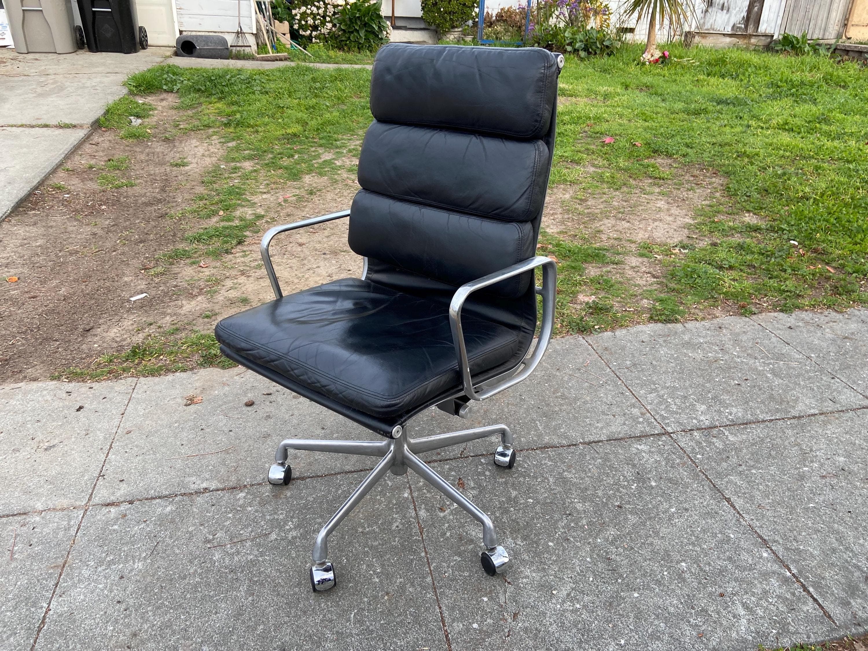 Vintage Mid Century modern Herman Miller Soft Pad Executive  Black Leather Desk Chair - Thumbnail 2