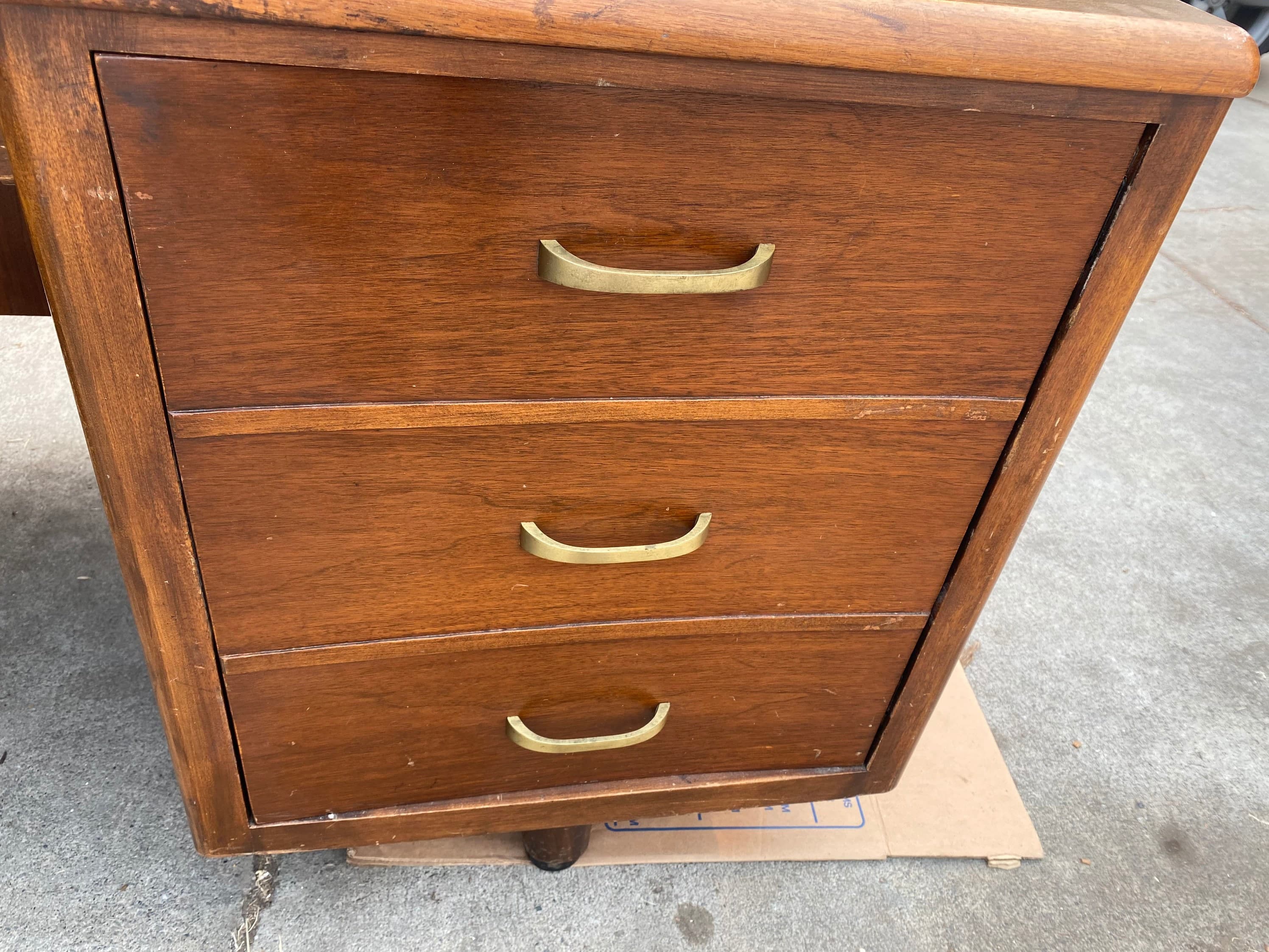 Vintage wooden desk - Thumbnail 4