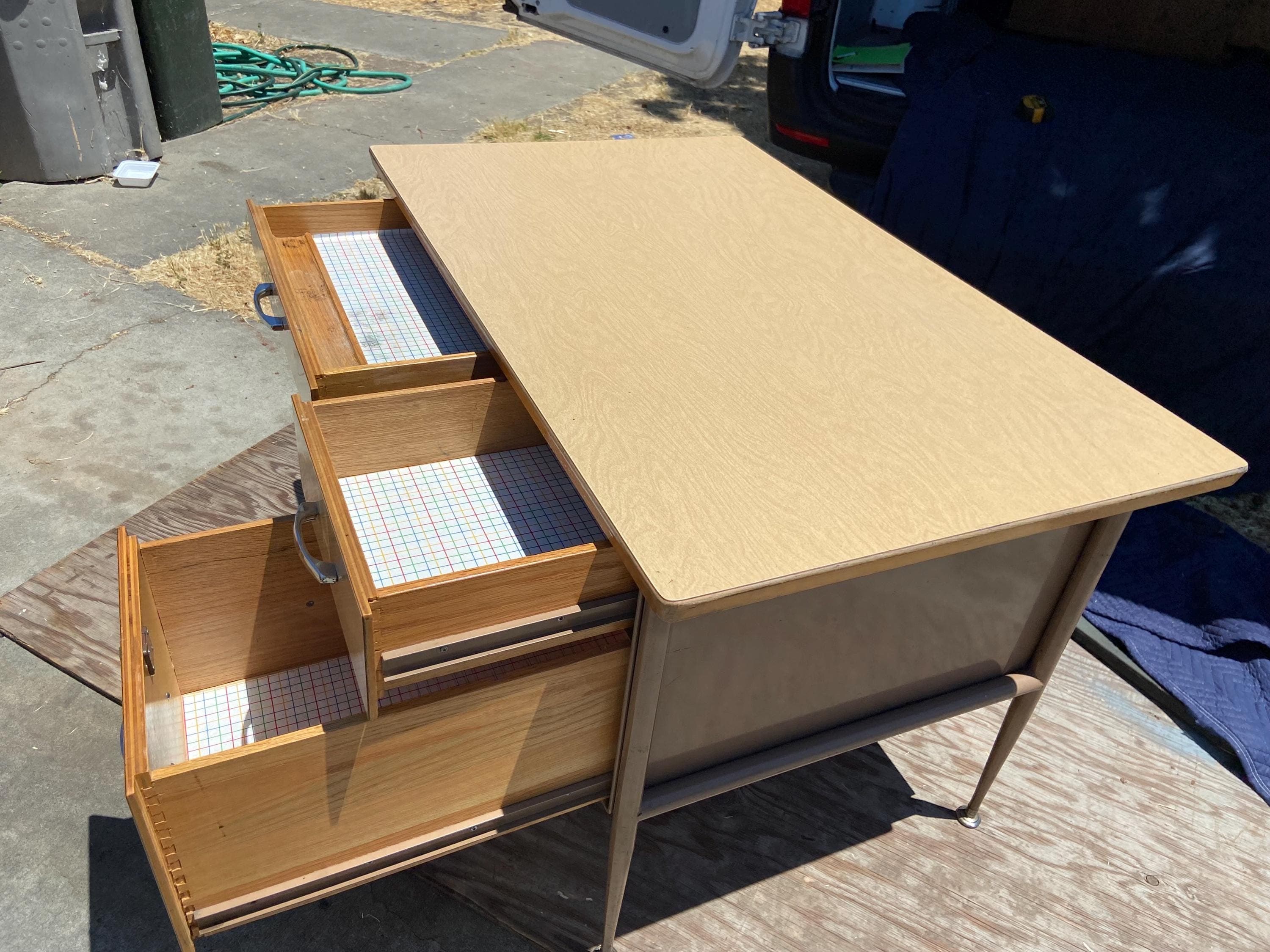 Raymond Loewy for Brunswick style teachers desk - Thumbnail 5