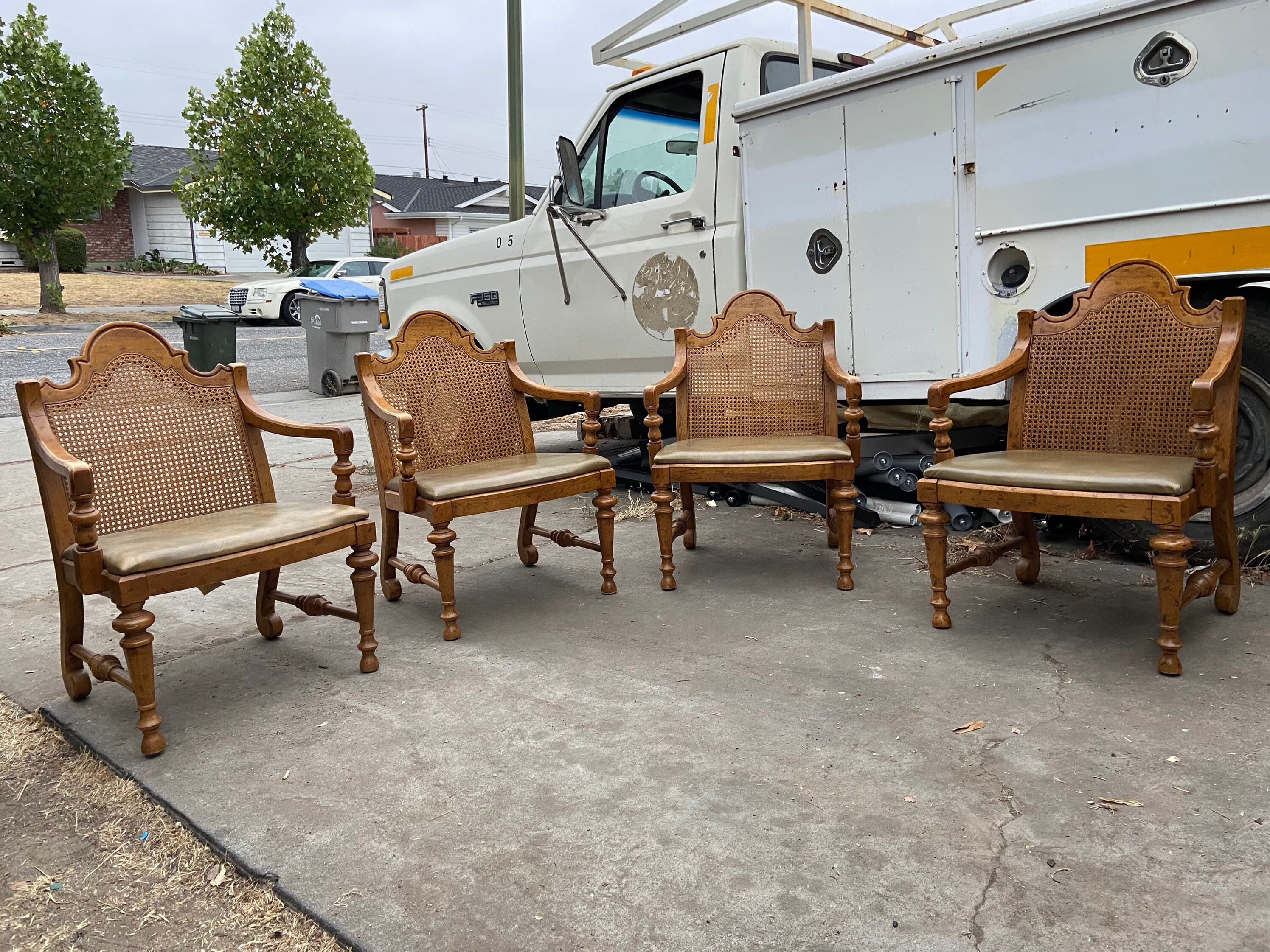 Vintage French provincial Drexel furniture arm chairs set of 4 - Thumbnail 8