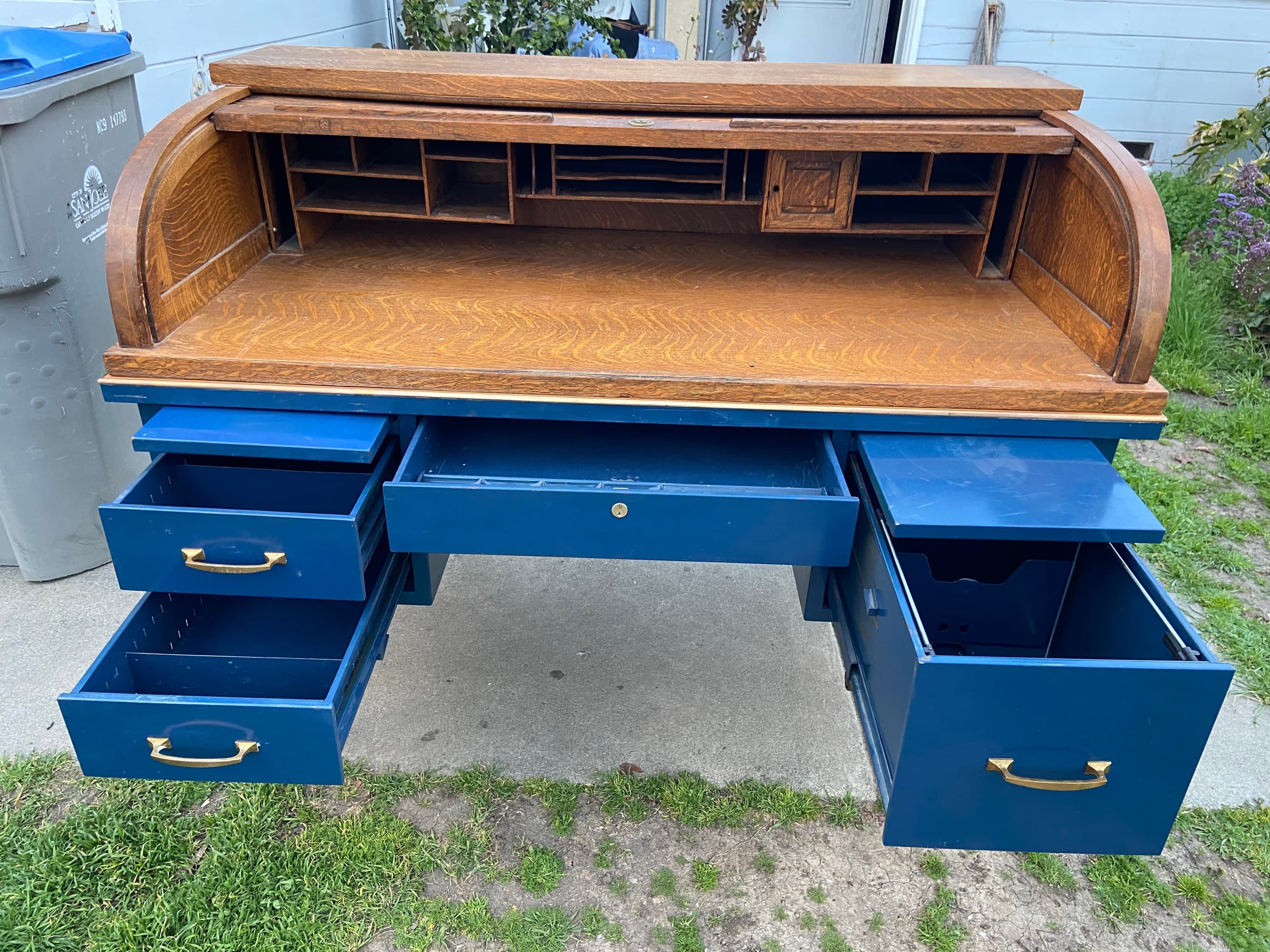 Antique tiger oak roll top metal tanker desk - Thumbnail 9